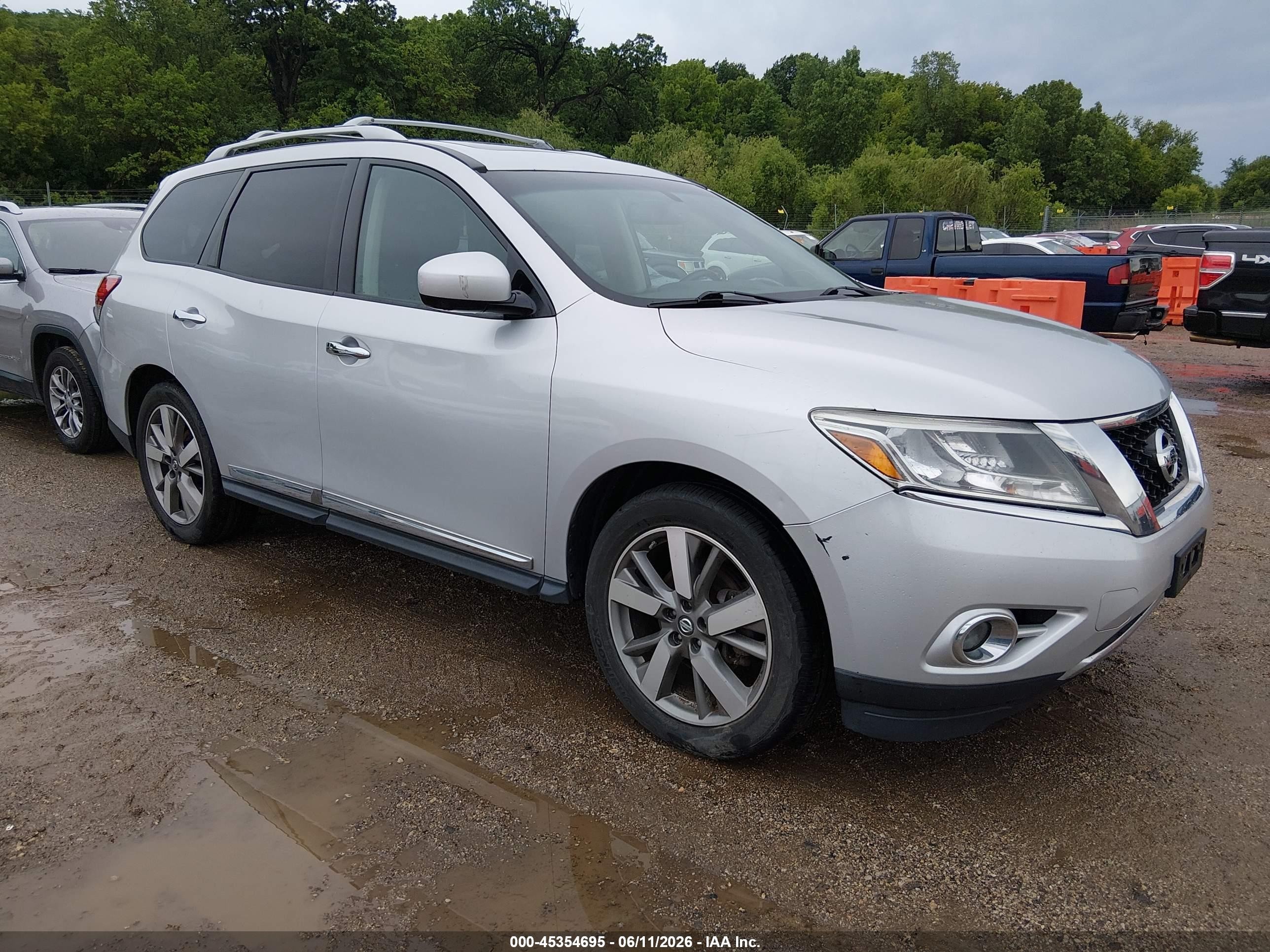 2014 Nissan Pathfinder Platinum Silver vin: 5N1AR2MM4EC610214