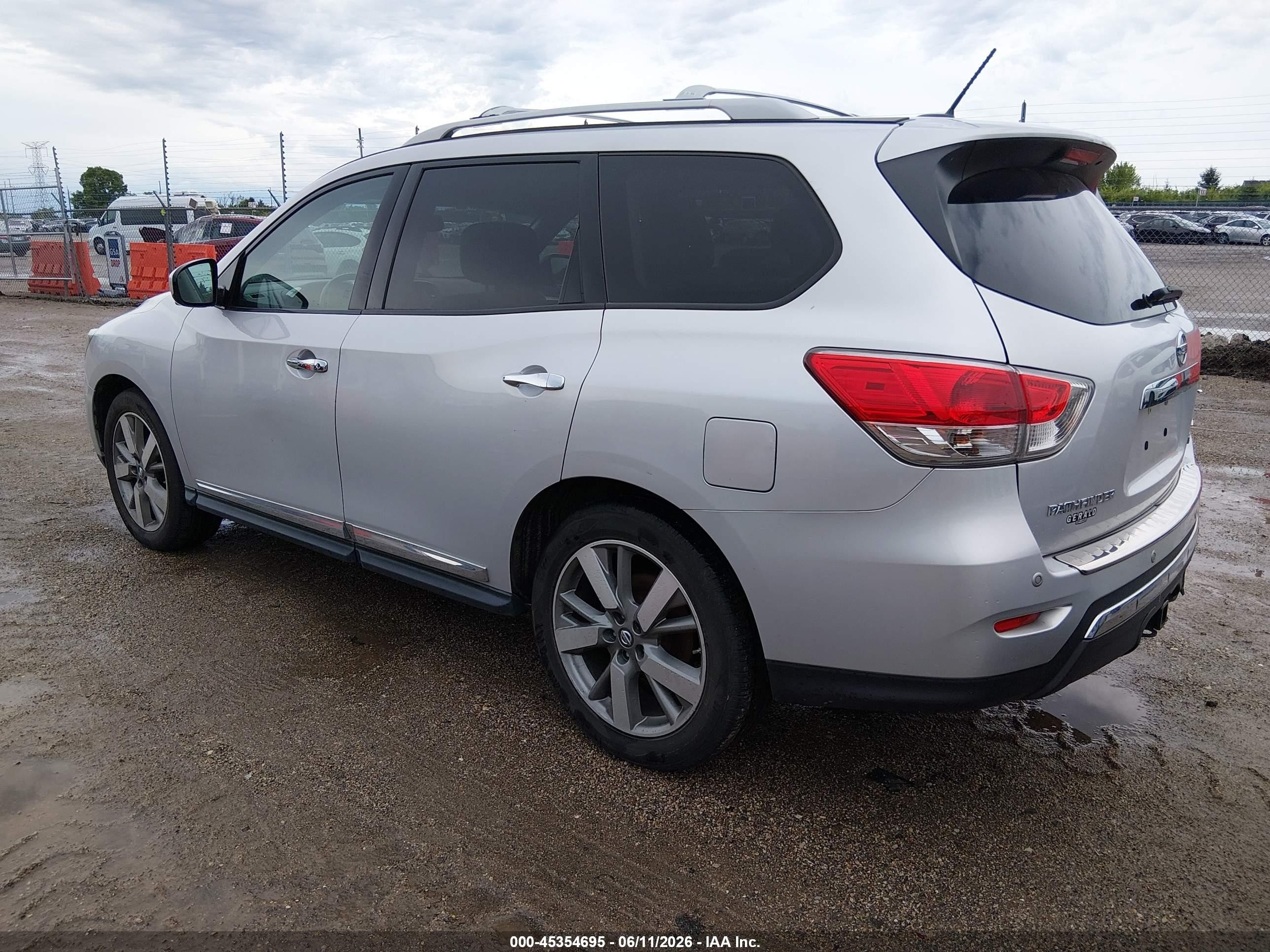 2014 Nissan Pathfinder Platinum Silver vin: 5N1AR2MM4EC610214
