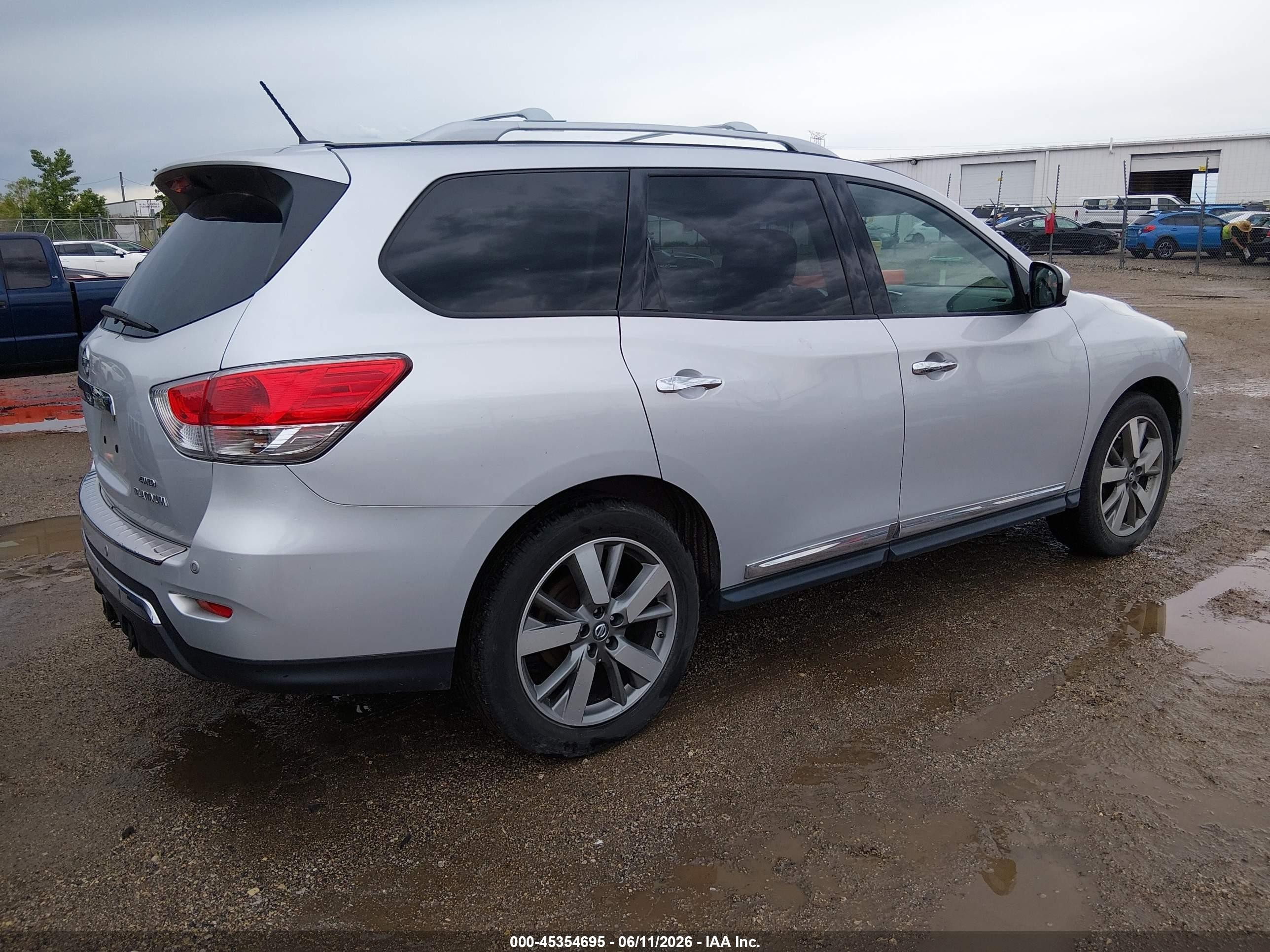 2014 Nissan Pathfinder Platinum Silver vin: 5N1AR2MM4EC610214