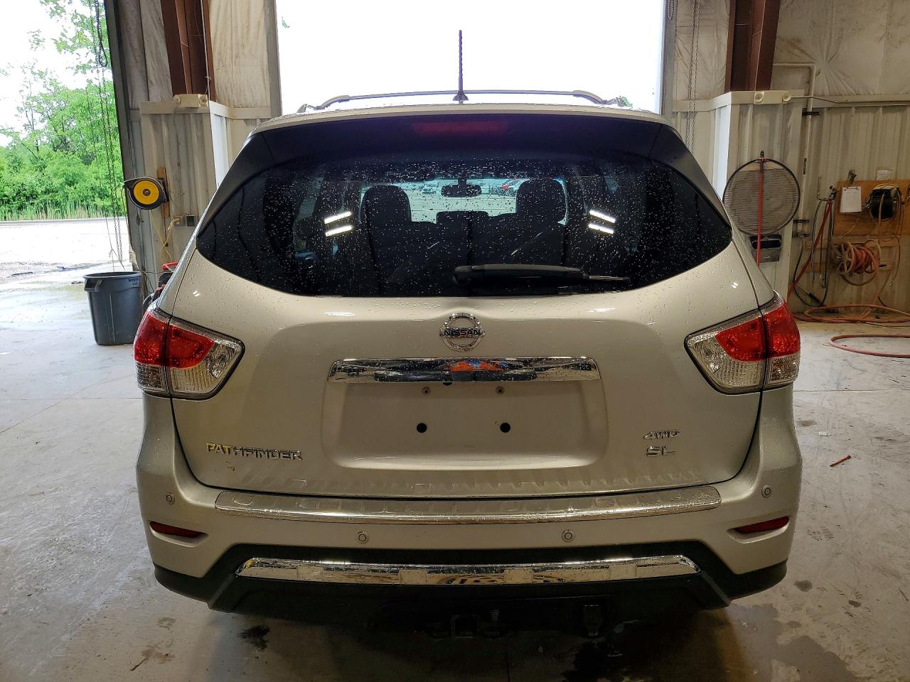 2014 Nissan Pathfinder Sl Silver vin: 5N1AR2MM4EC684281