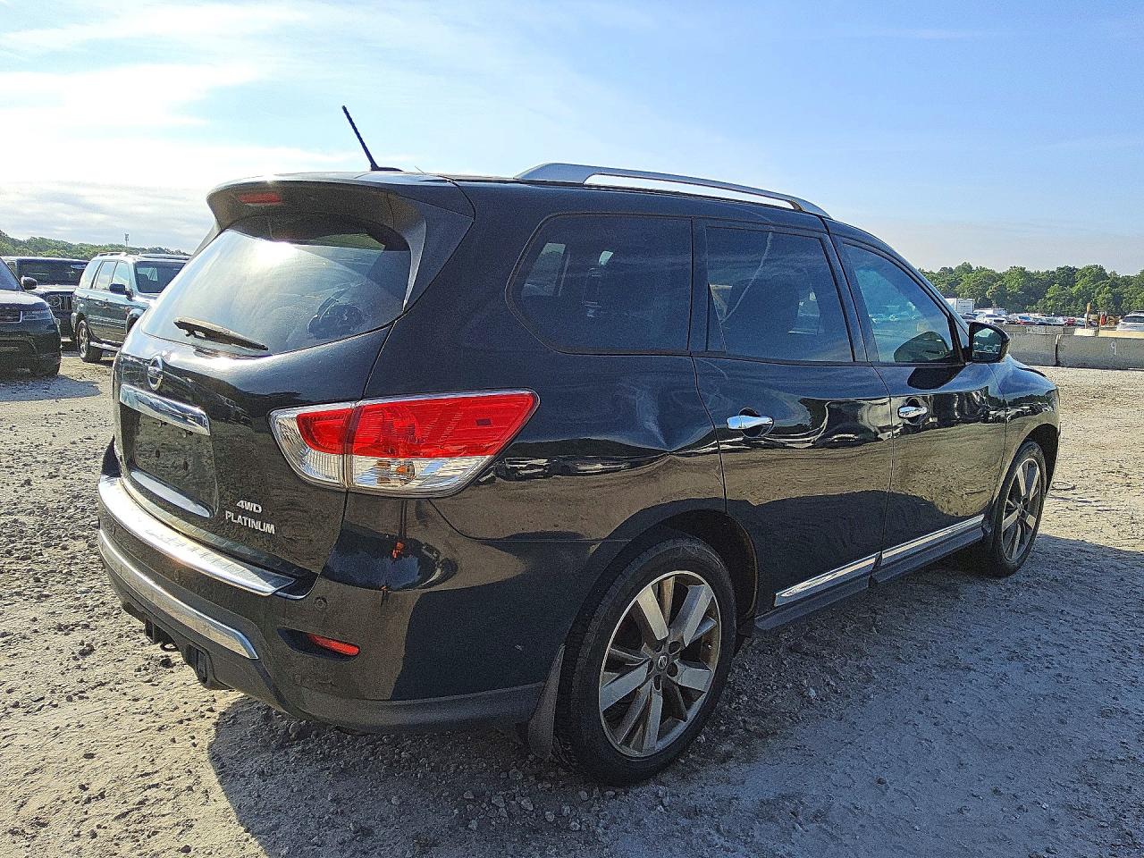2014 Nissan Pathfinder S Black vin: 5N1AR2MM4EC692641