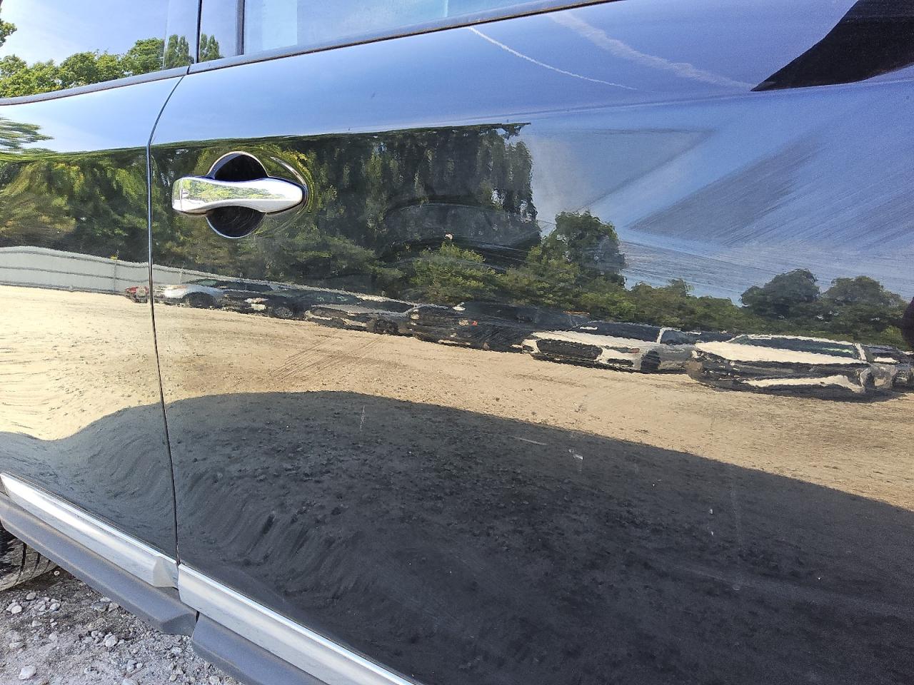 2014 Nissan Pathfinder S Black vin: 5N1AR2MM4EC692641 Damage: Right Front Door, Chipped, 3