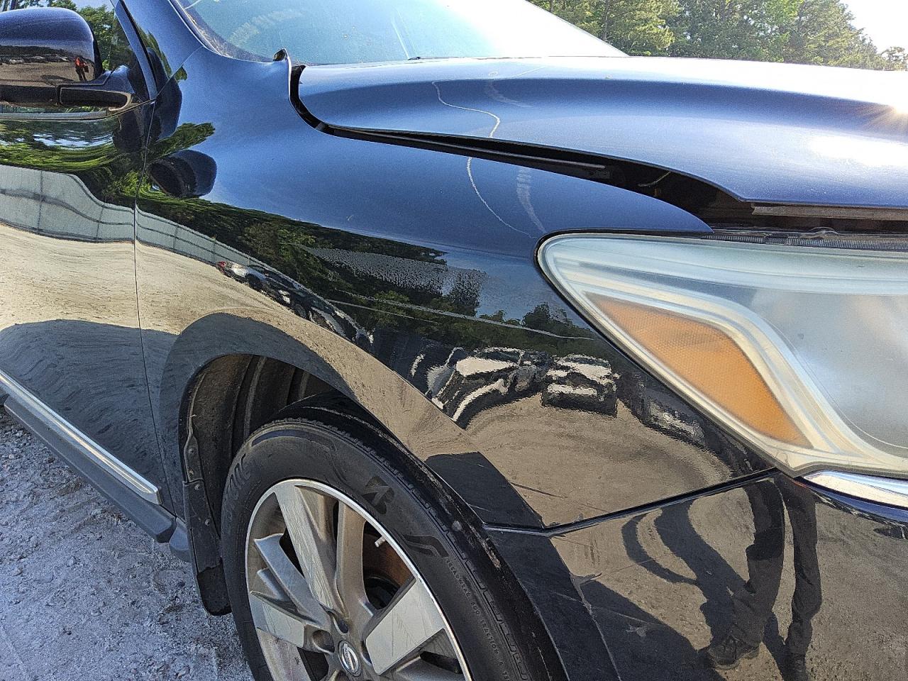 2014 Nissan Pathfinder S Black vin: 5N1AR2MM4EC692641 Damage: Right Front Fender, Multiple Scratches Light, 5
