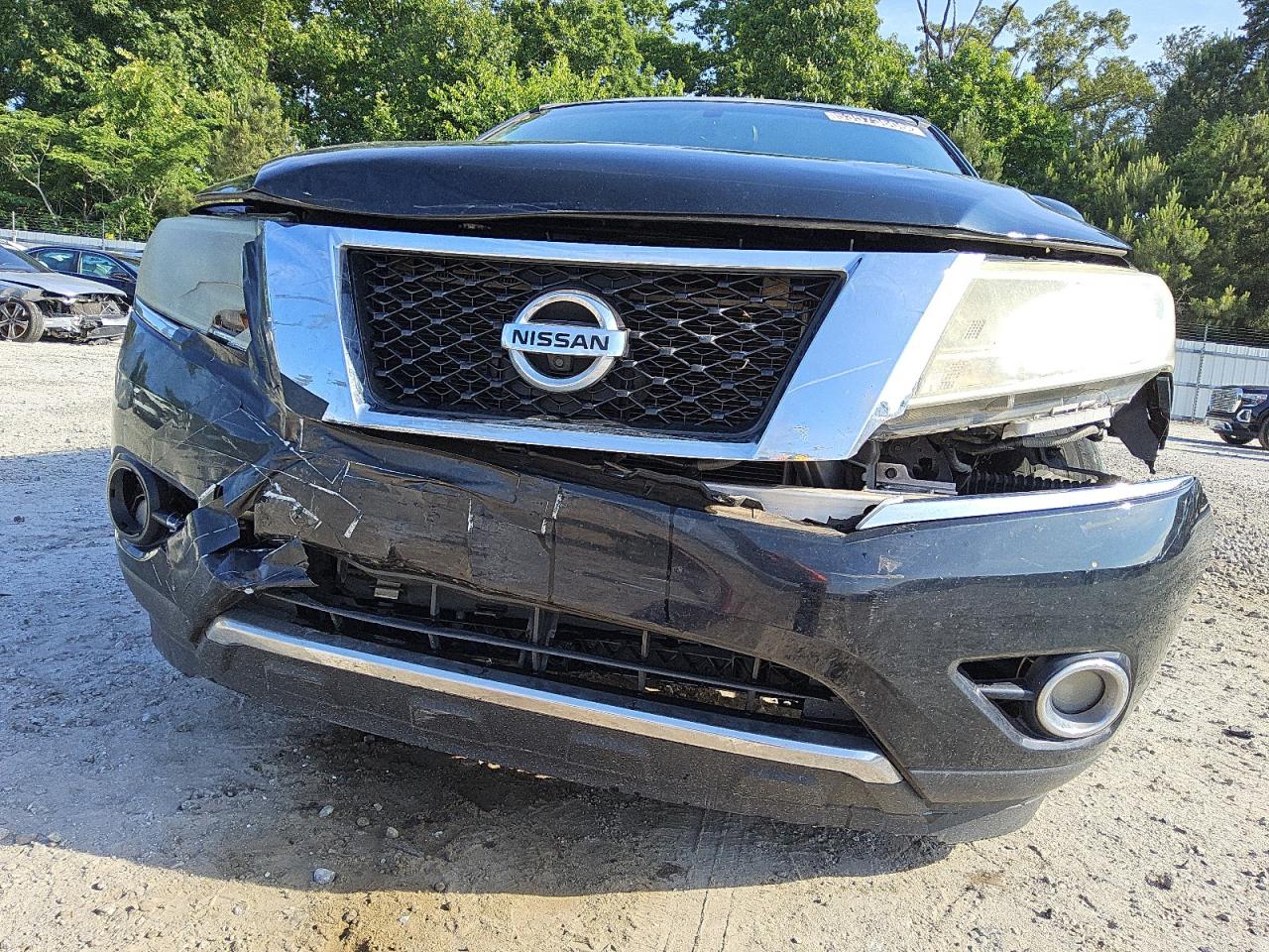 2014 Nissan Pathfinder S Black vin: 5N1AR2MM4EC692641 Damage: Front Bumper, Broken, Replacement Required