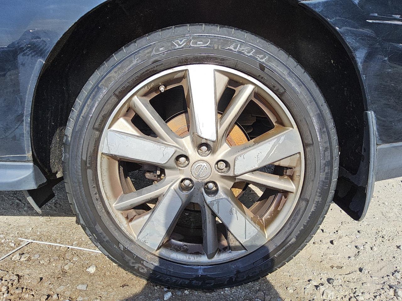 2014 Nissan Pathfinder S Black vin: 5N1AR2MM4EC692641 Damage: Left Rear Wheel, Curb Rash, > 12 Inches