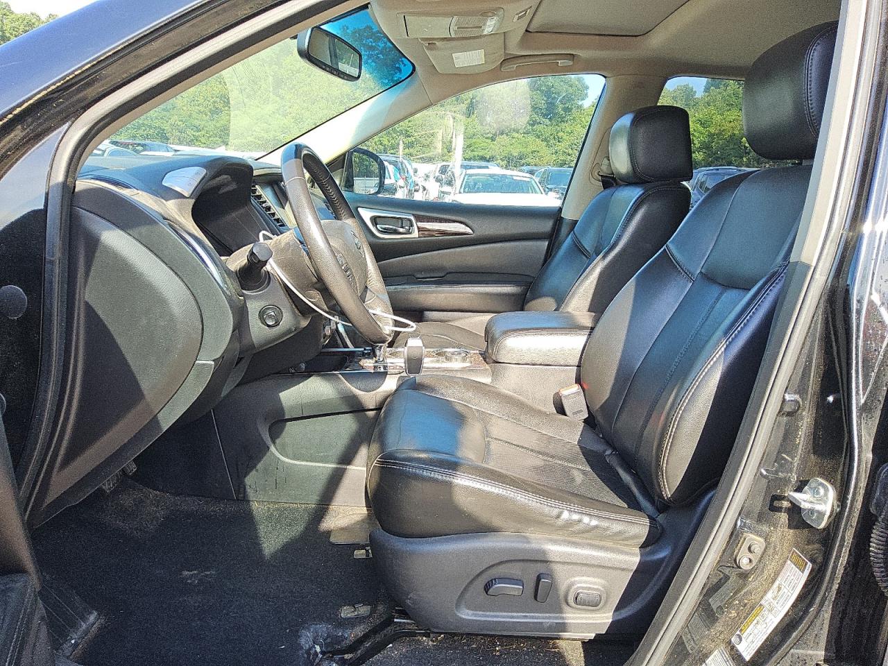 2014 Nissan Pathfinder S Black vin: 5N1AR2MM4EC692641 Damage: Left Front Carpet, Stained, Permanent