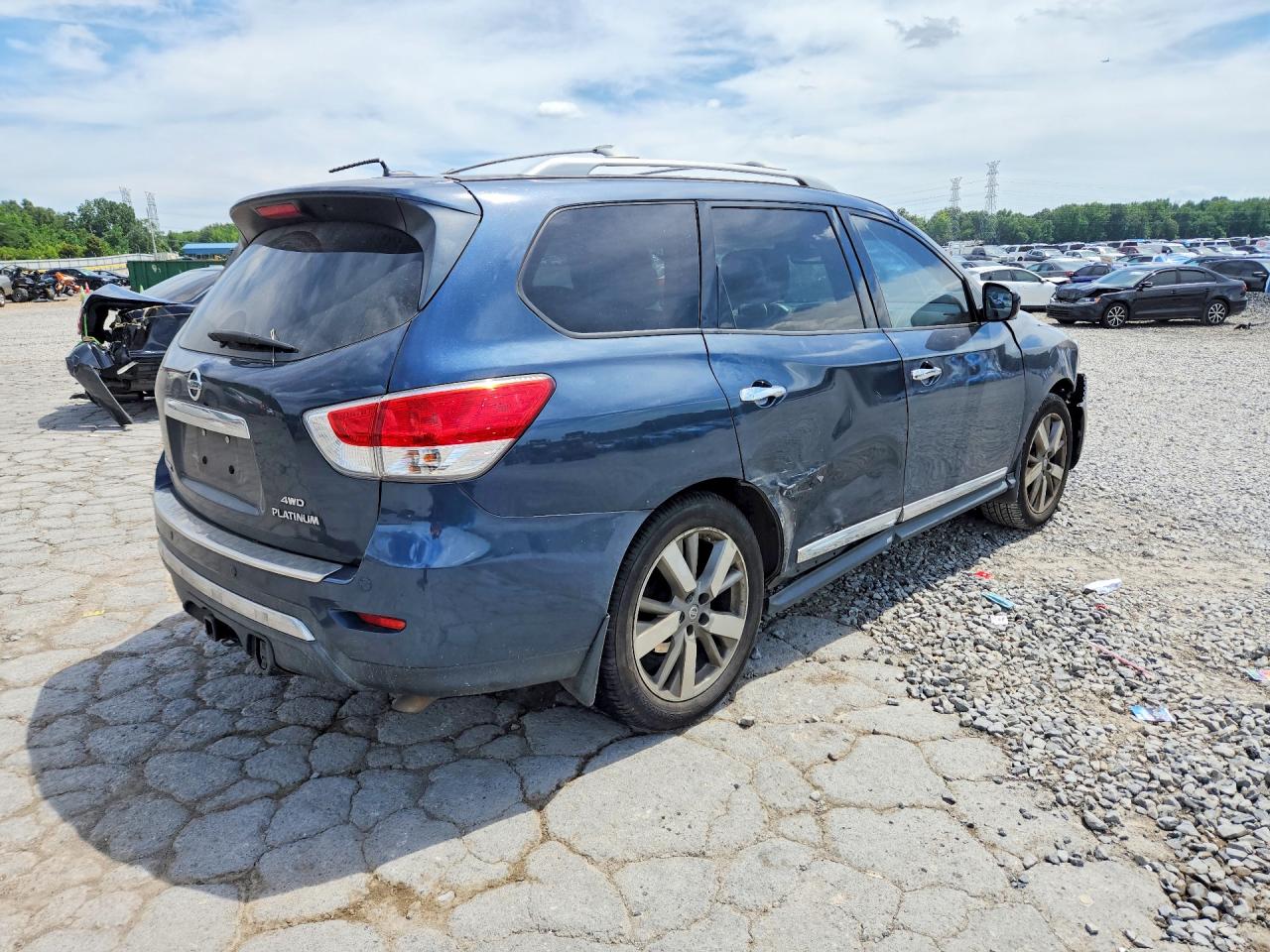 2014 Nissan Pathfinder S Blue vin: 5N1AR2MM4EC708546