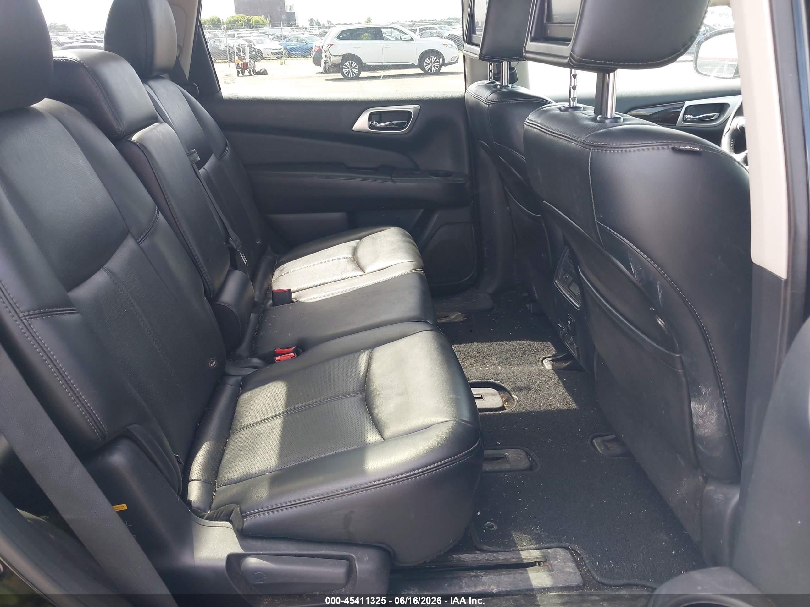2014 Nissan Pathfinder Platinum Black vin: 5N1AR2MM4EC708658