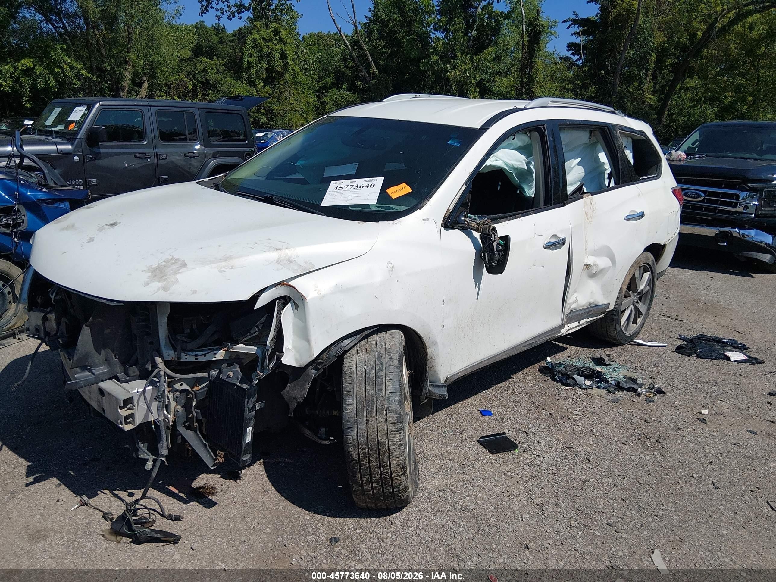 2014 Nissan Pathfinder Platinum Белый vin: 5N1AR2MM4EC714928