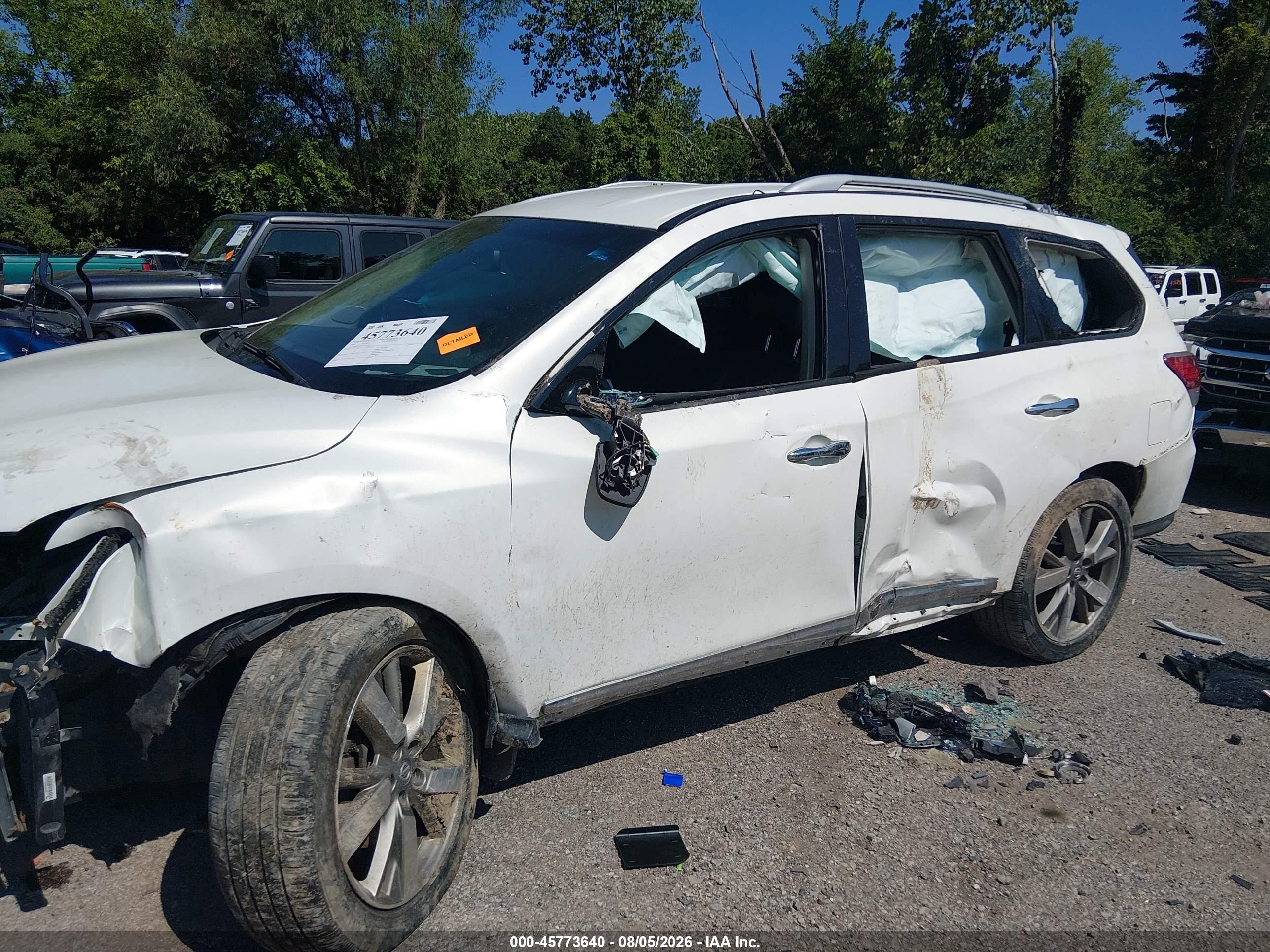 2014 Nissan Pathfinder Platinum Белый vin: 5N1AR2MM4EC714928