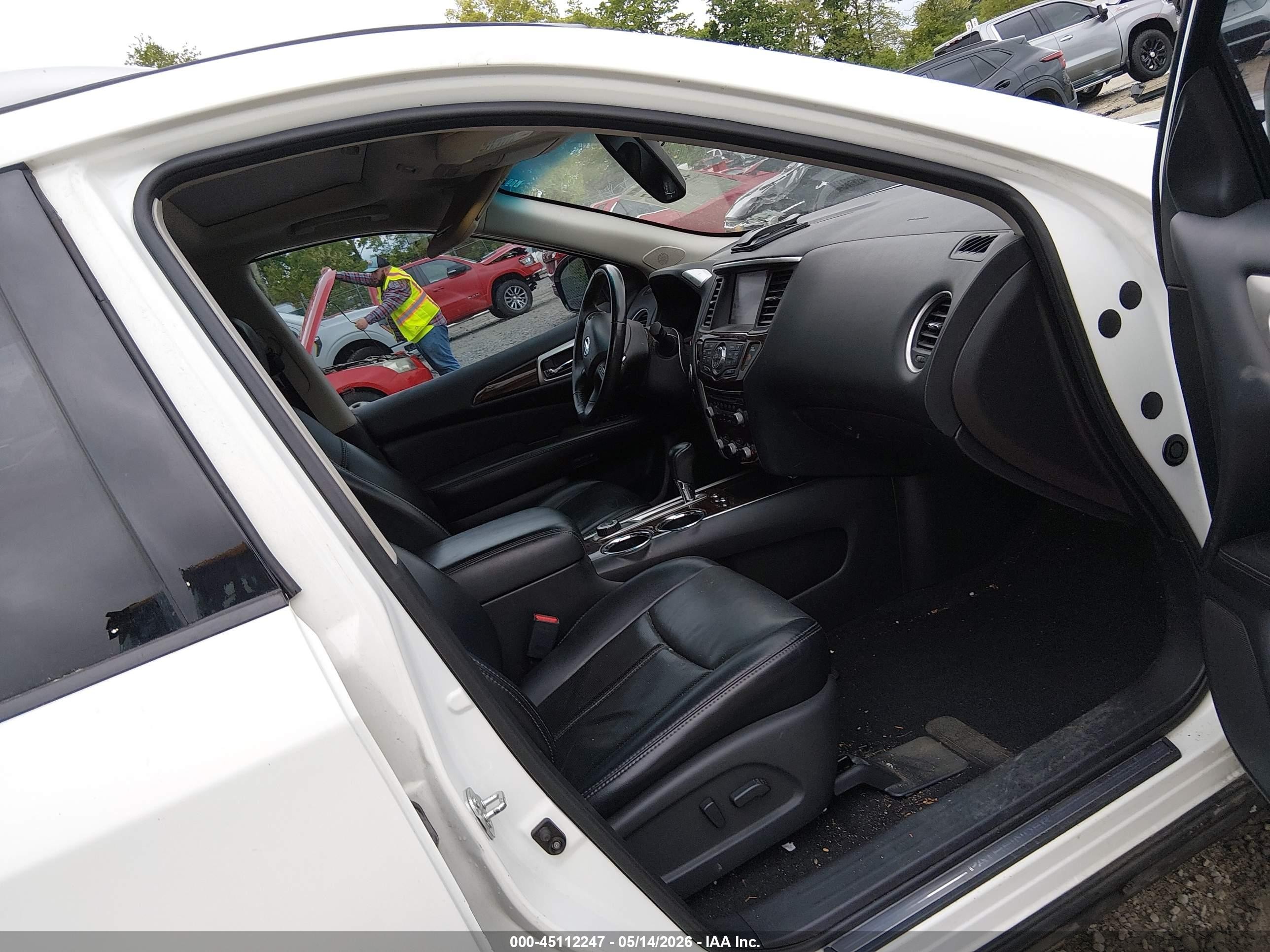 2014 Nissan Pathfinder Platinum White vin: 5N1AR2MM4EC721670