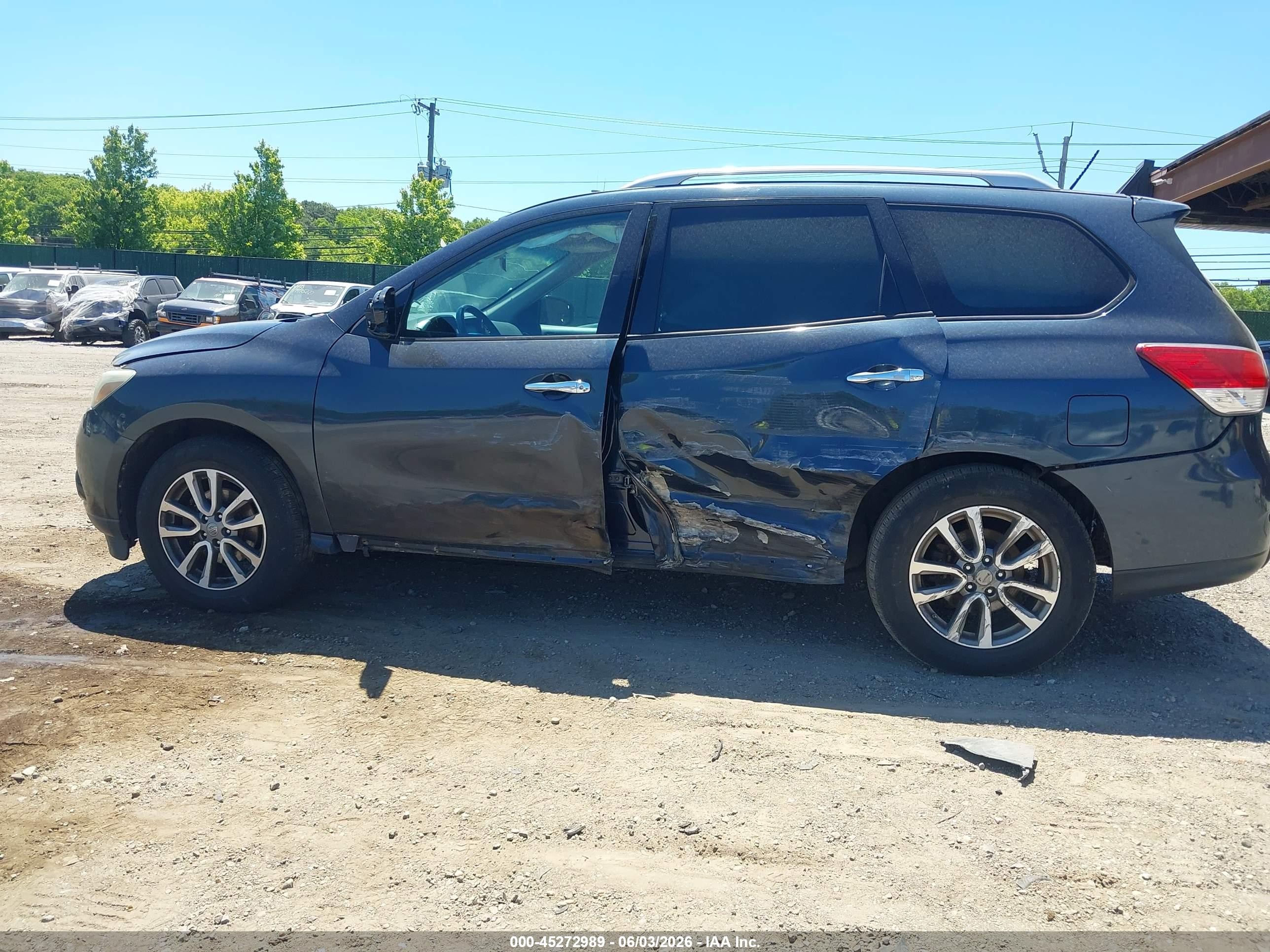 2014 Nissan Pathfinder Sv Blue vin: 5N1AR2MM4EC731499