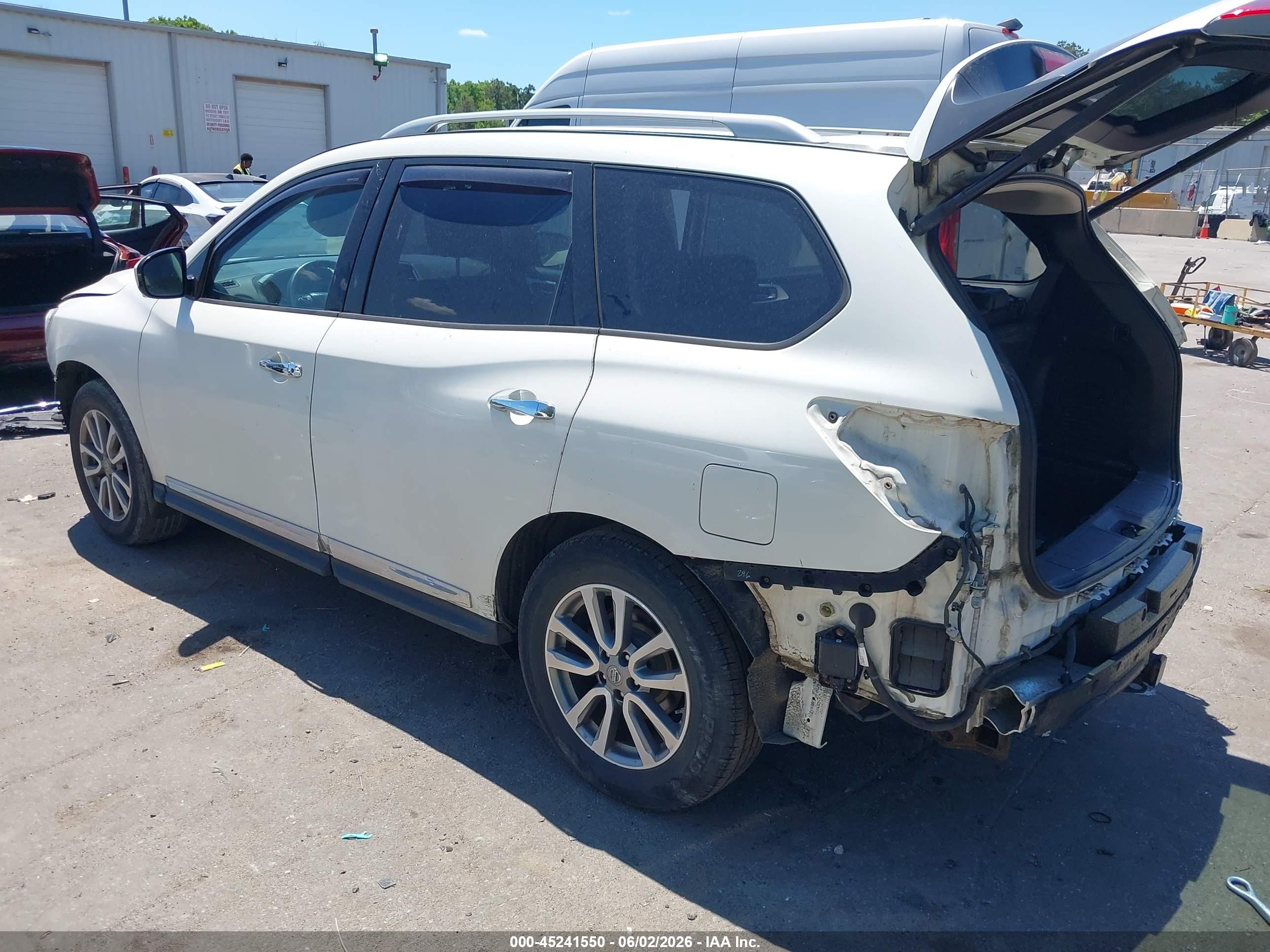 2015 Nissan Pathfinder Sl Белый vin: 5N1AR2MM4FC601899
