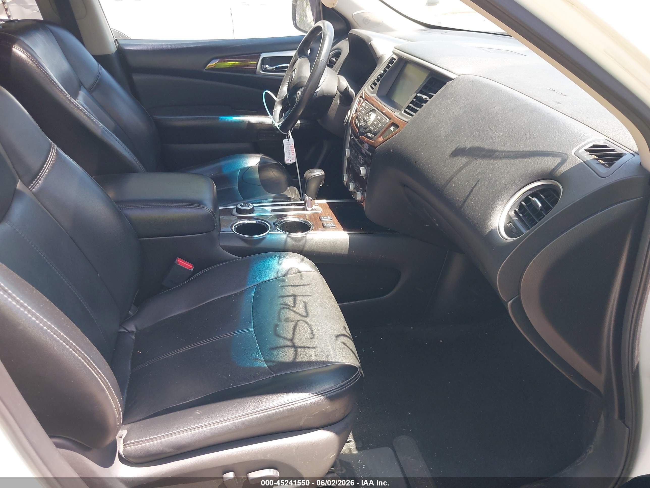 2015 Nissan Pathfinder Sl Белый vin: 5N1AR2MM4FC601899