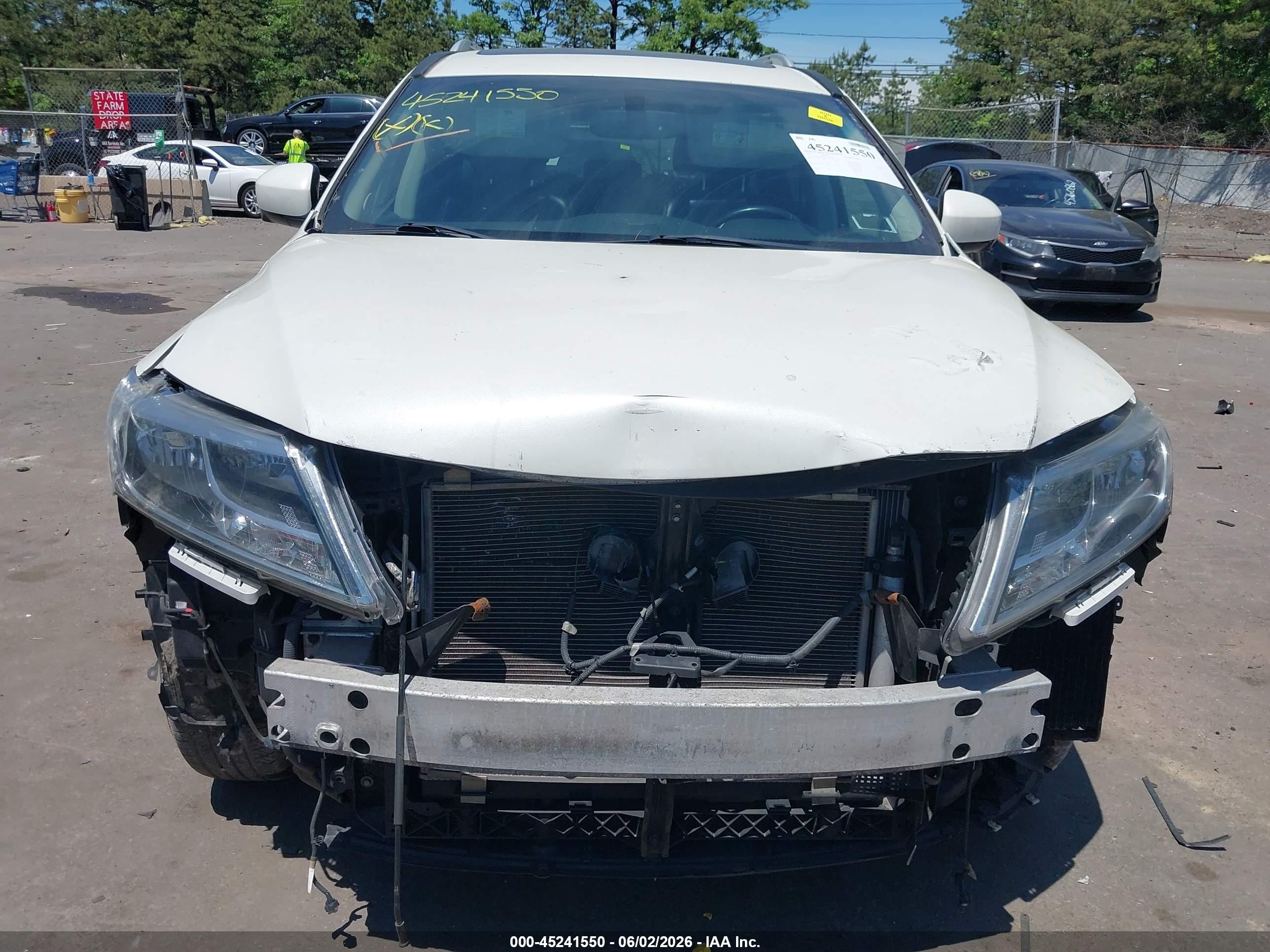 2015 Nissan Pathfinder Sl Белый vin: 5N1AR2MM4FC601899