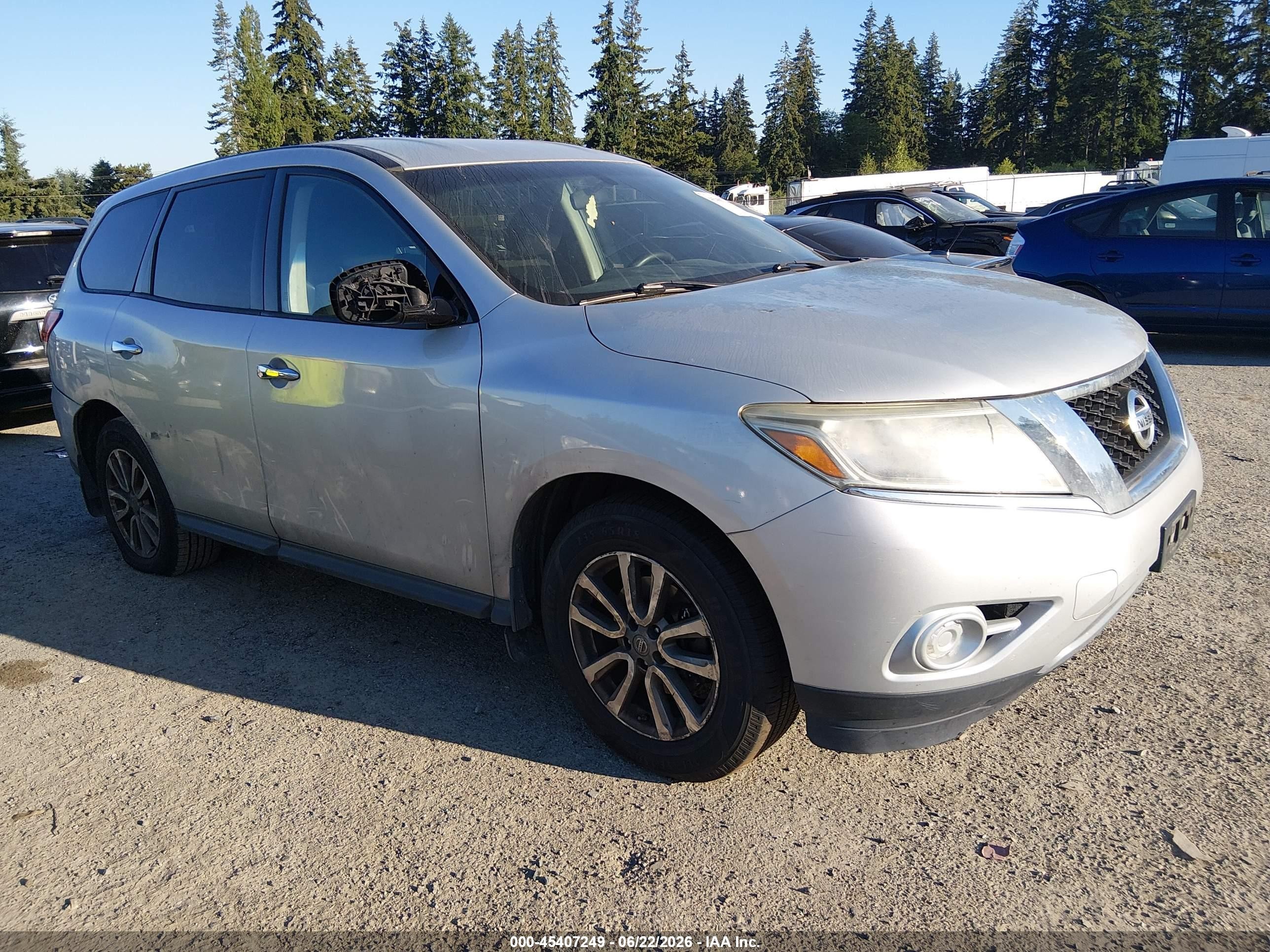 2015 Nissan Pathfinder S Silver vin: 5N1AR2MM4FC620906