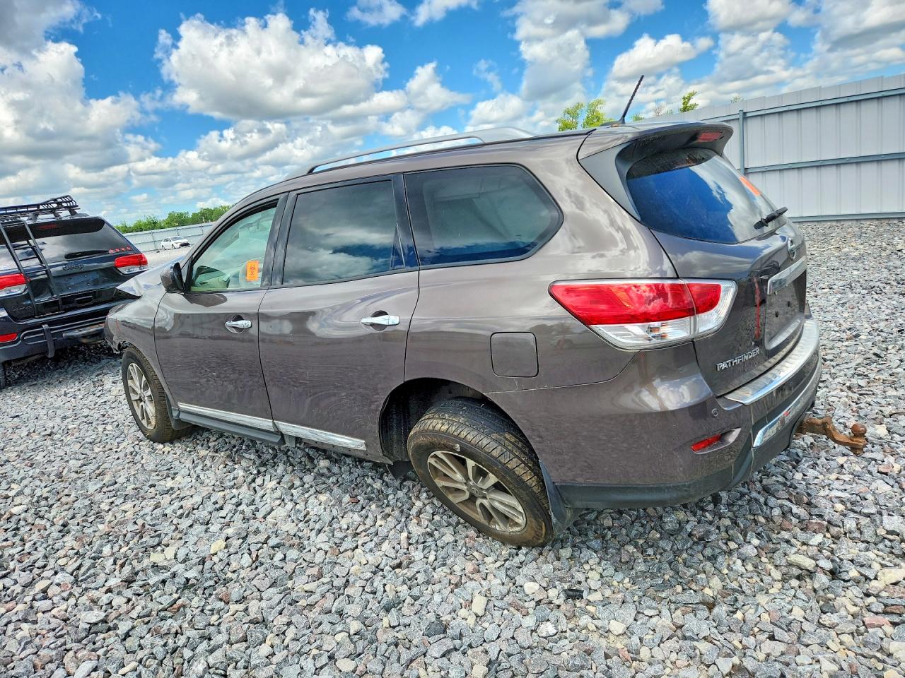 2015 Nissan Pathfinder Sl Коричневый vin: 5N1AR2MM4FC622039