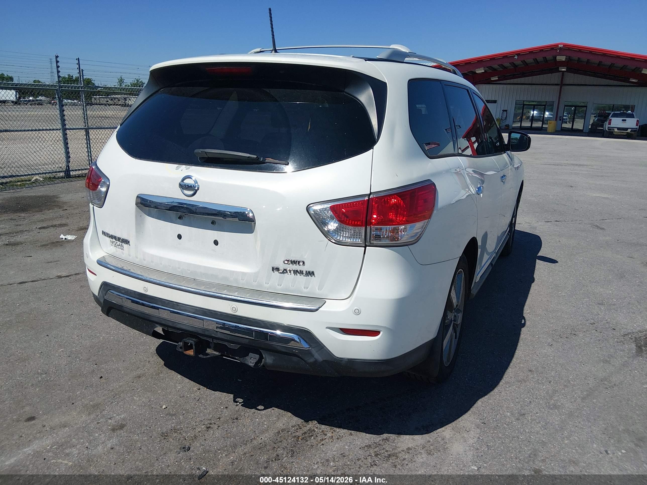 2015 Nissan Pathfinder Platinum White vin: 5N1AR2MM4FC625460