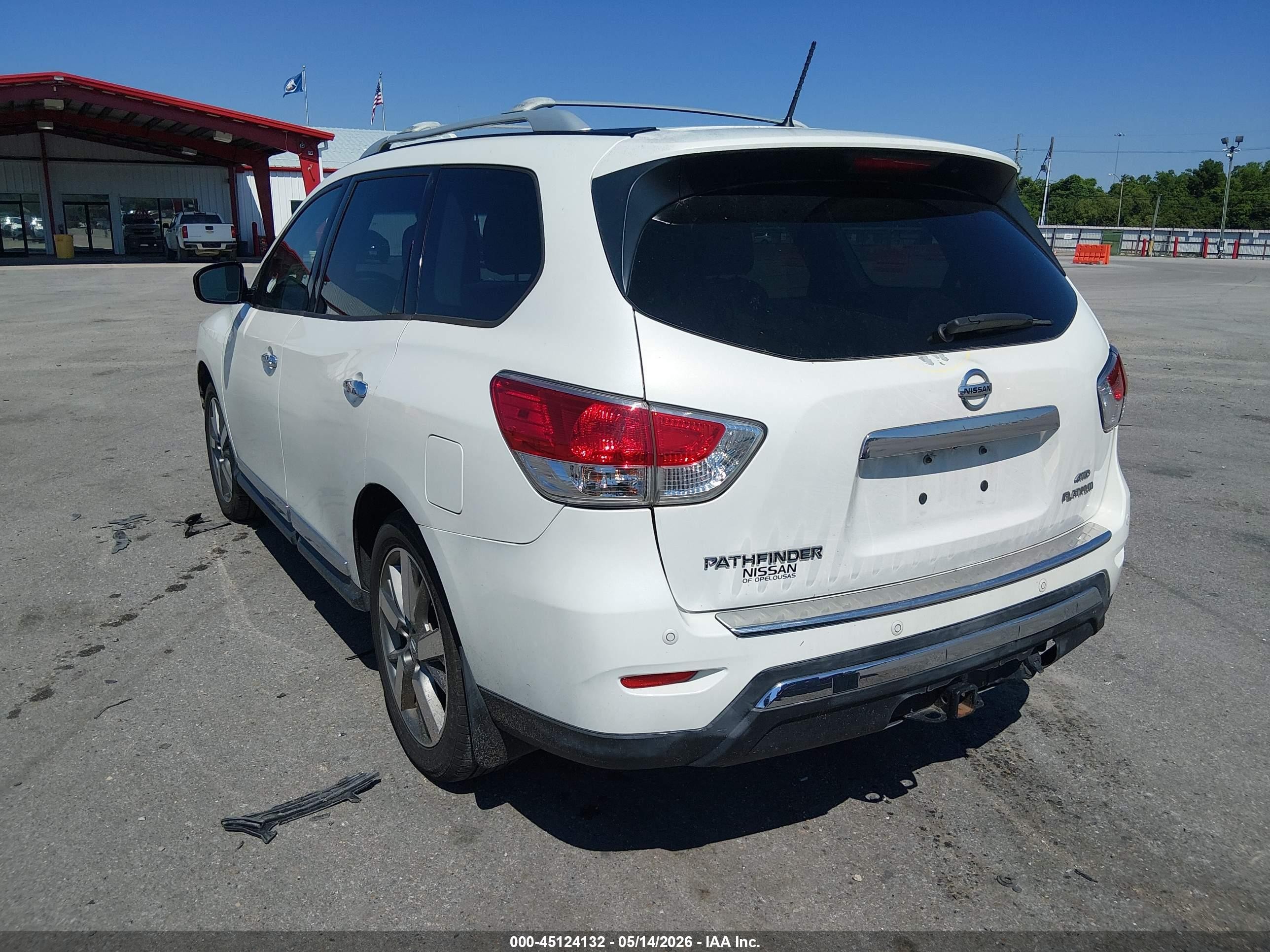 2015 Nissan Pathfinder Platinum White vin: 5N1AR2MM4FC625460