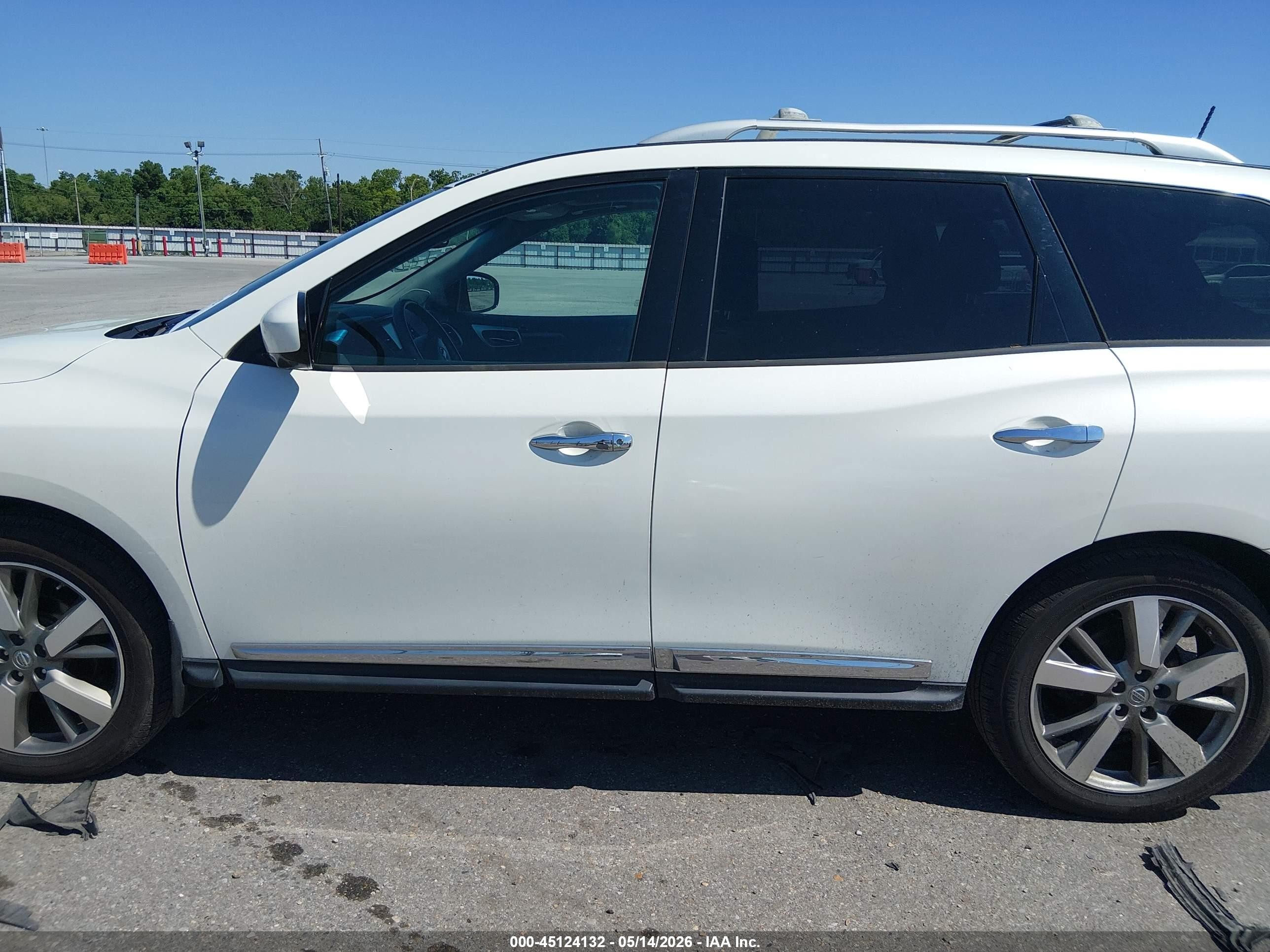 2015 Nissan Pathfinder Platinum White vin: 5N1AR2MM4FC625460