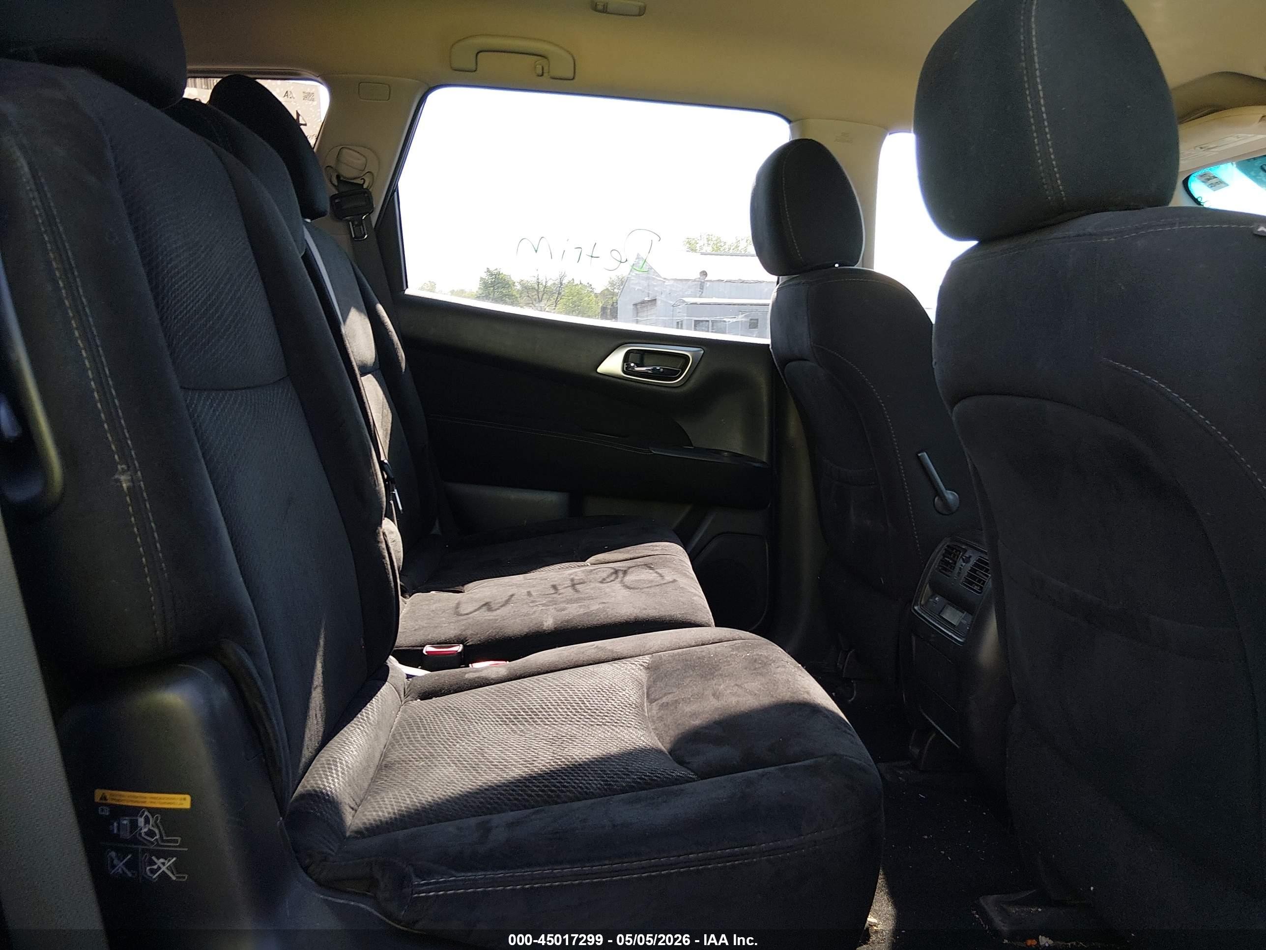 2015 Nissan Pathfinder Sv Gray vin: 5N1AR2MM4FC673198