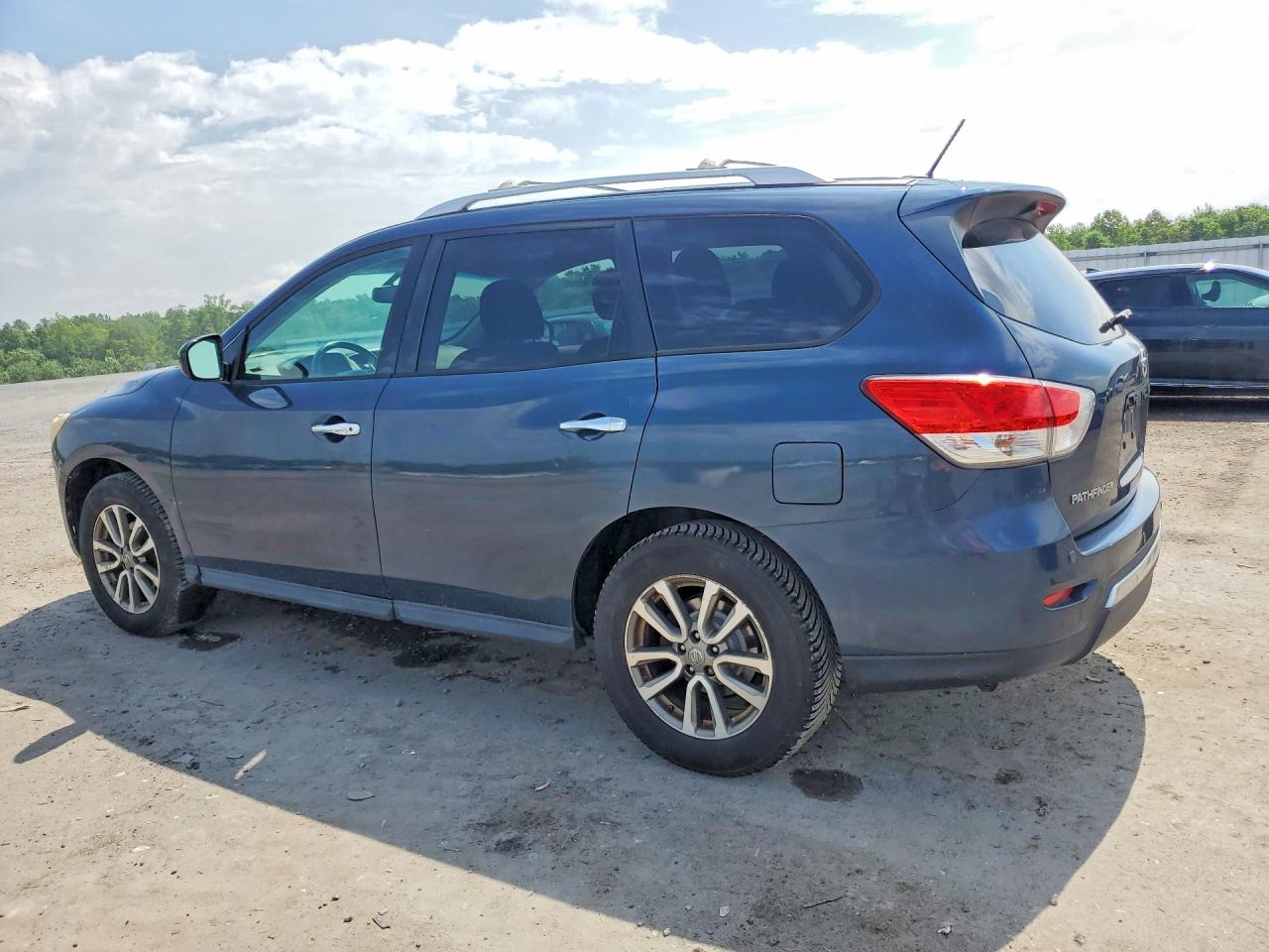 2015 Nissan Pathfinder S Blue vin: 5N1AR2MM4FC686730