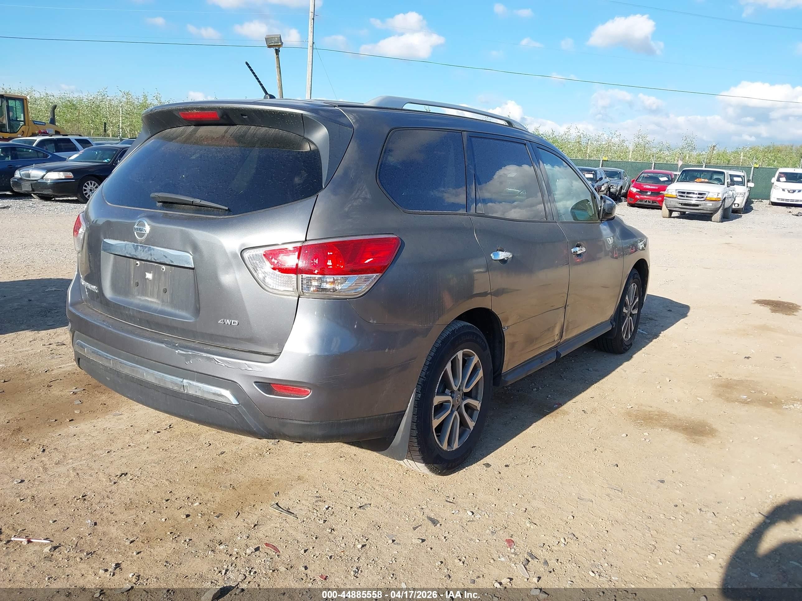2015 Nissan Pathfinder S Gray vin: 5N1AR2MM4FC716566