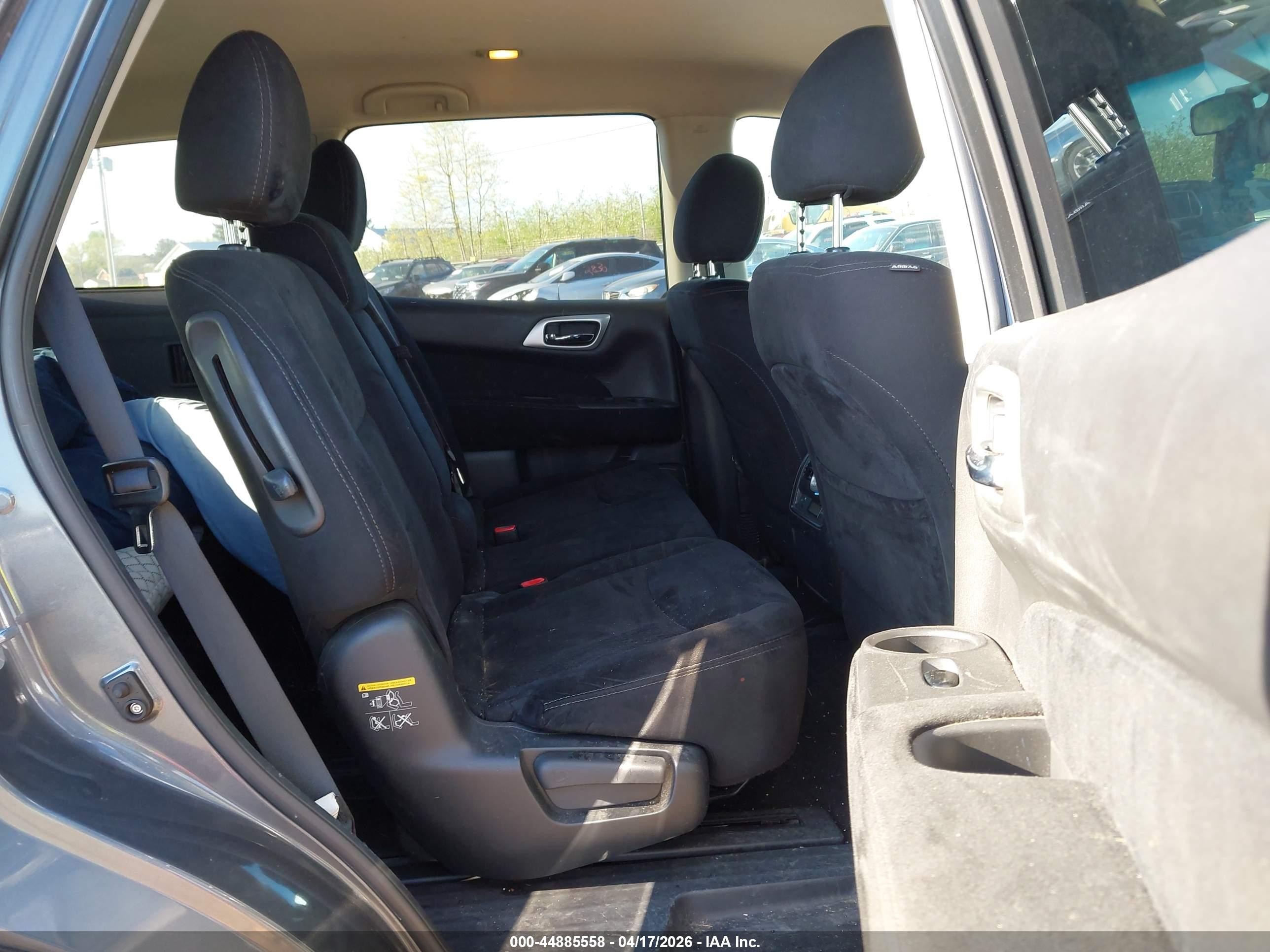 2015 Nissan Pathfinder S Gray vin: 5N1AR2MM4FC716566