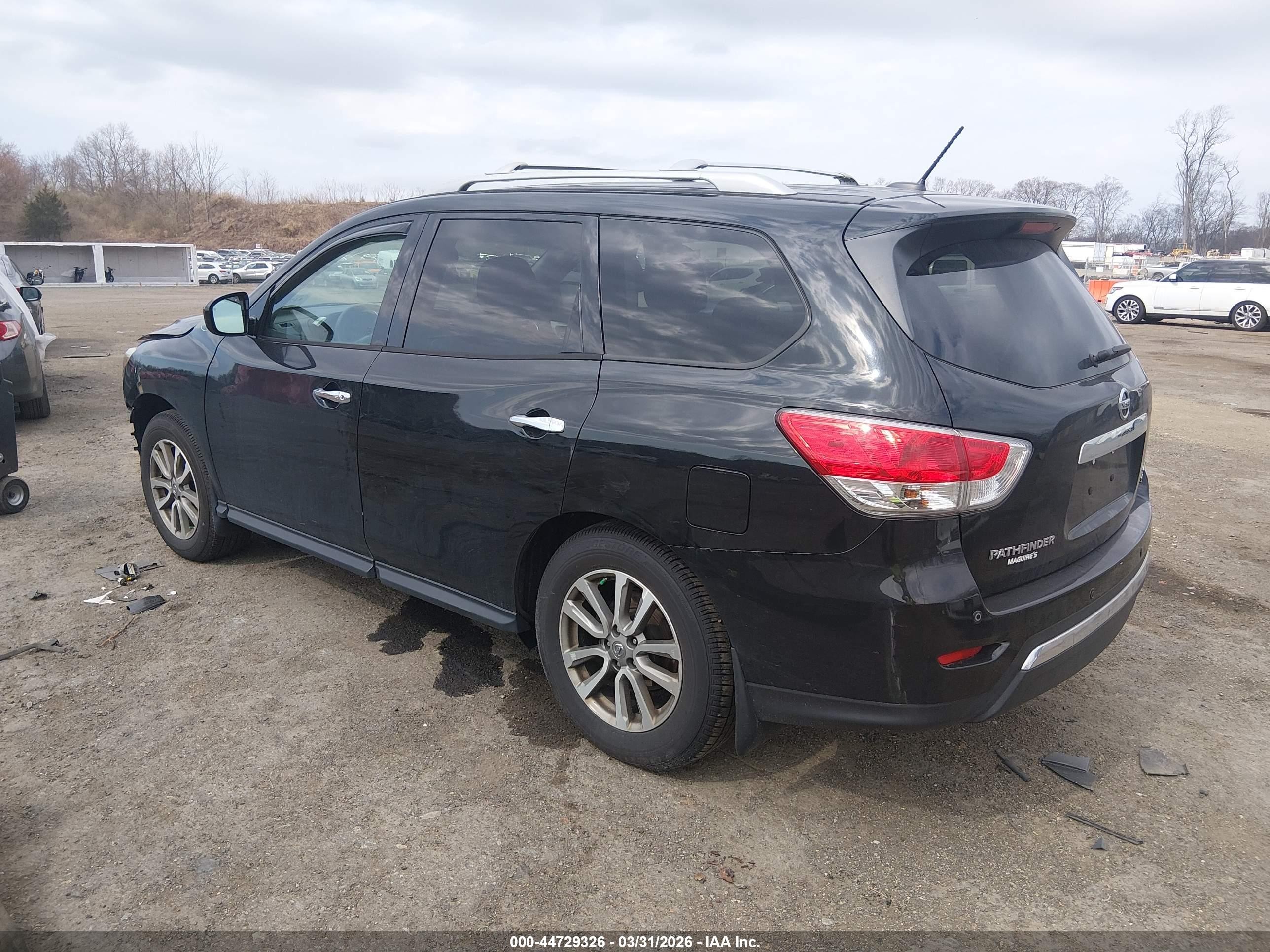 2015 Nissan Pathfinder Sv Черный vin: 5N1AR2MM4FC722996