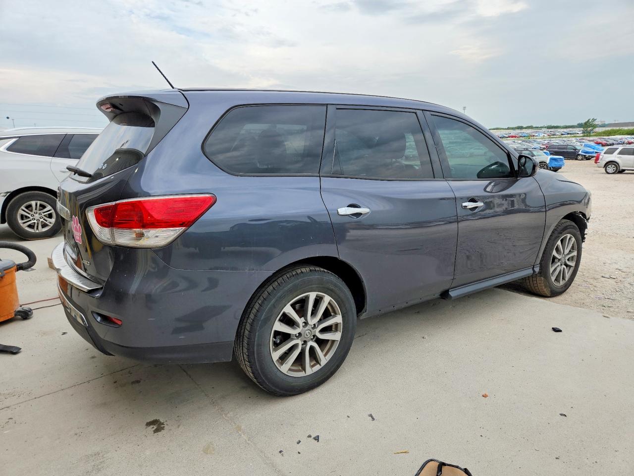 2013 Nissan Pathfinder S Gray vin: 5N1AR2MM5DC650185