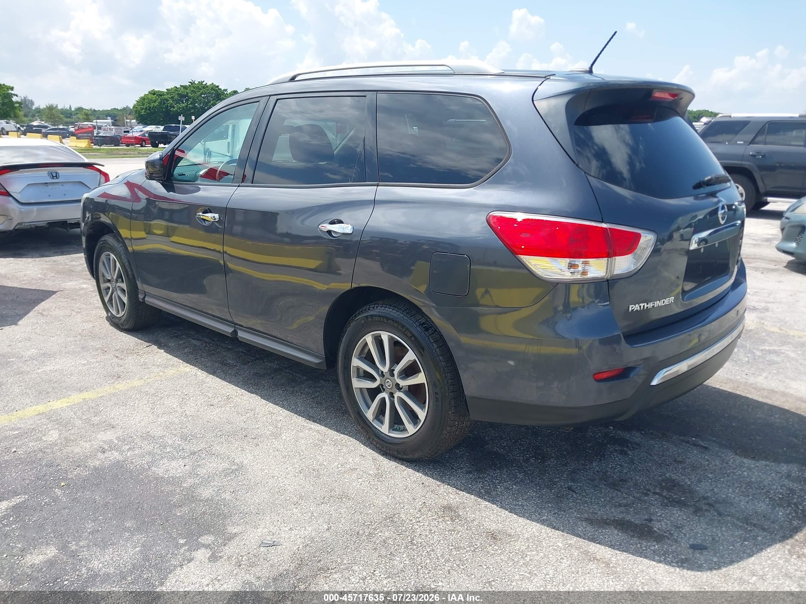2013 Nissan Pathfinder Sv Gray vin: 5N1AR2MM5DC656293
