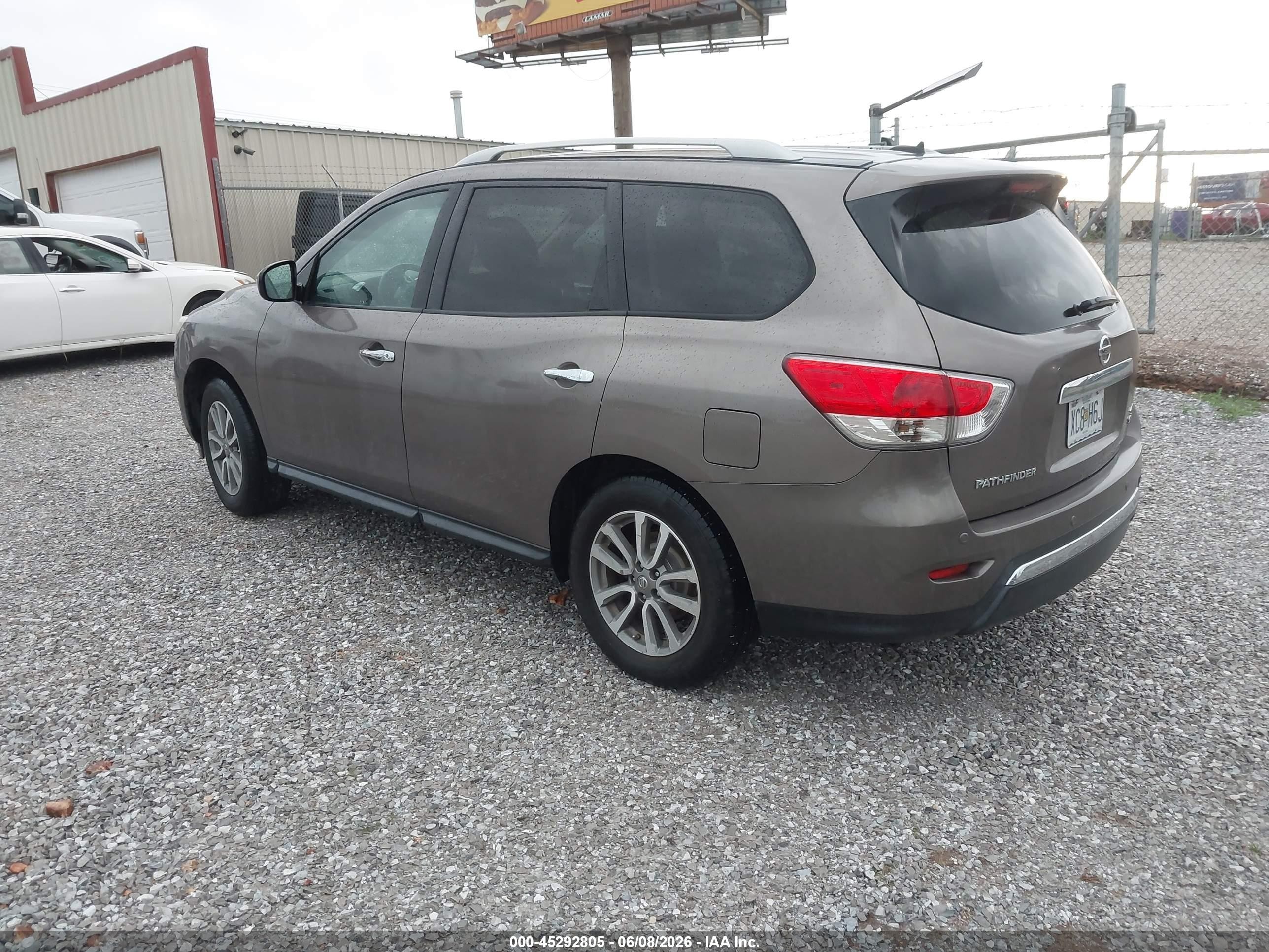 2014 Nissan Pathfinder Sv Gold vin: 5N1AR2MM5EC610335