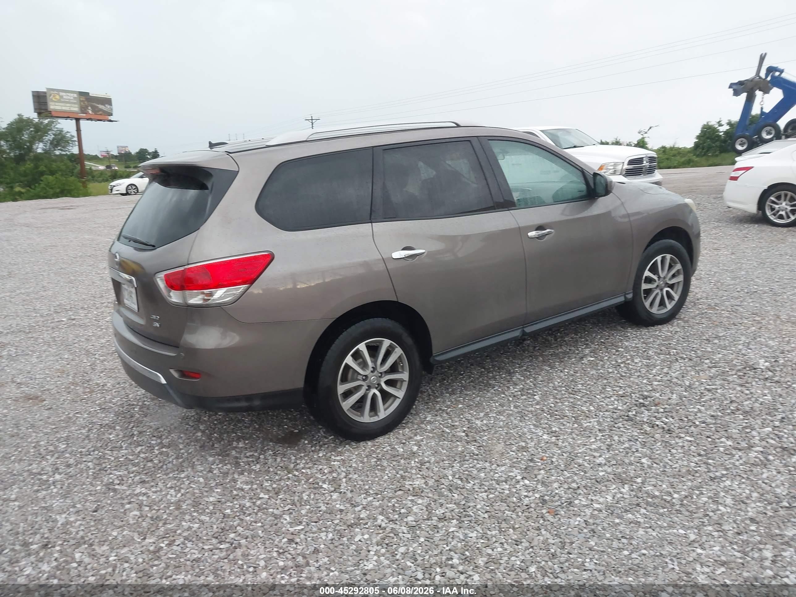 2014 Nissan Pathfinder Sv Gold vin: 5N1AR2MM5EC610335