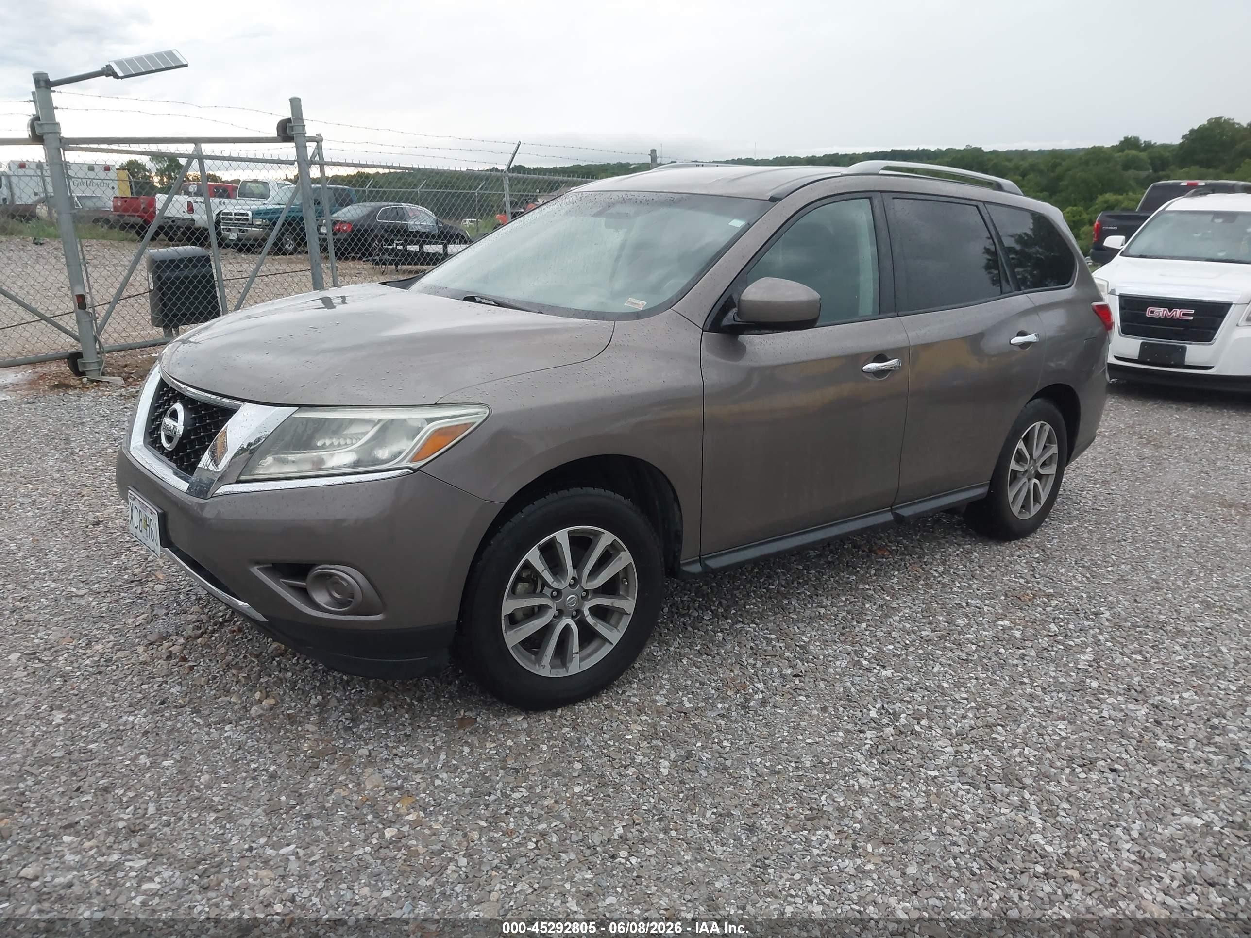 2014 Nissan Pathfinder Sv Gold vin: 5N1AR2MM5EC610335
