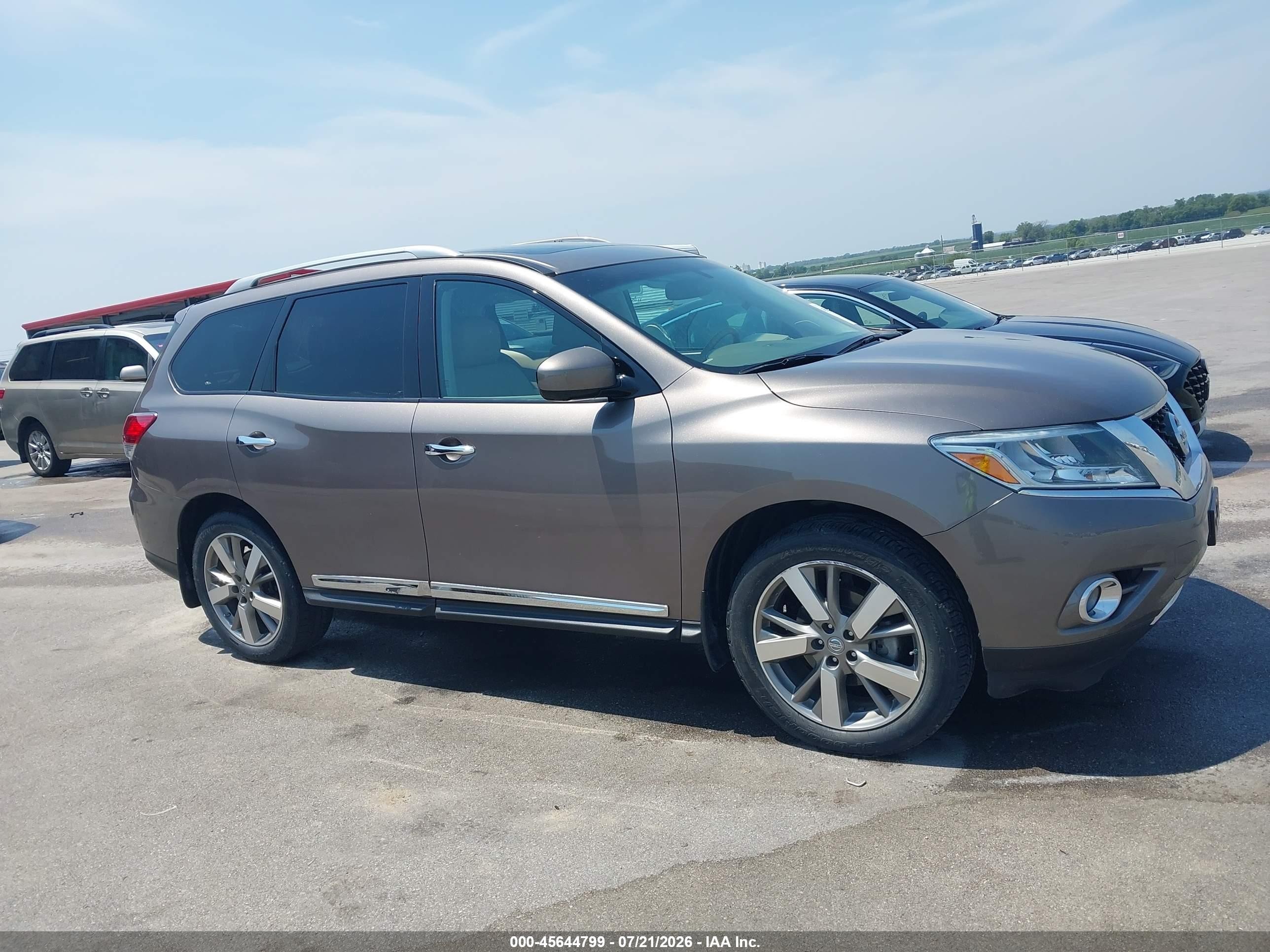 2014 Nissan Pathfinder Platinum Brown vin: 5N1AR2MM5EC616992