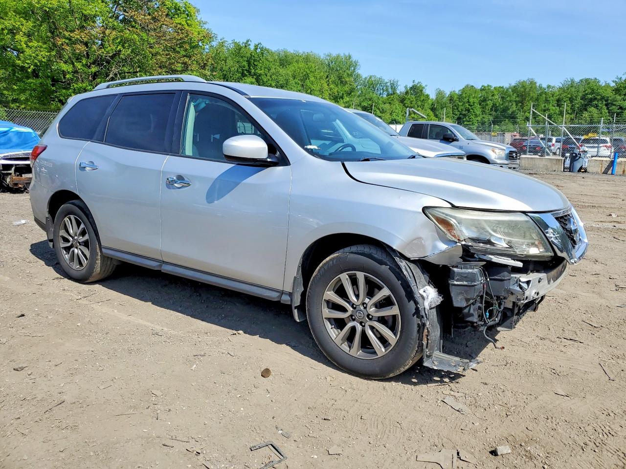 2014 Nissan Pathfinder Silver vin: 5N1AR2MM5EC624607