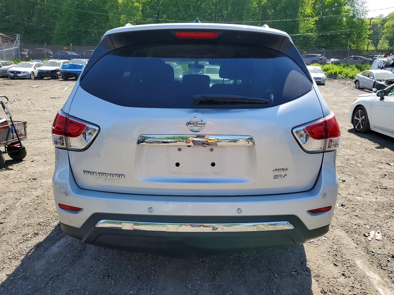 2014 Nissan Pathfinder Silver vin: 5N1AR2MM5EC624607