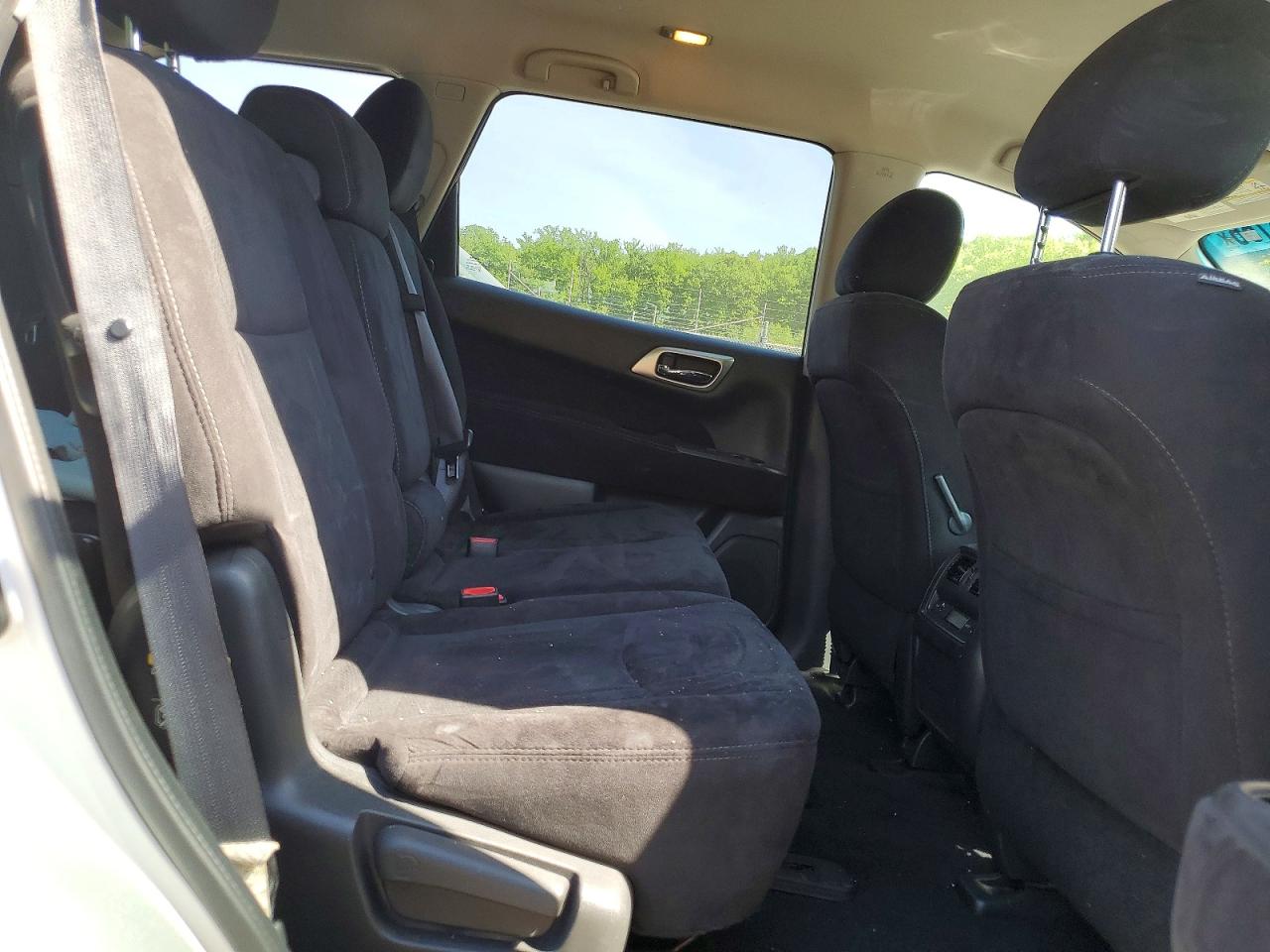 2014 Nissan Pathfinder Silver vin: 5N1AR2MM5EC624607