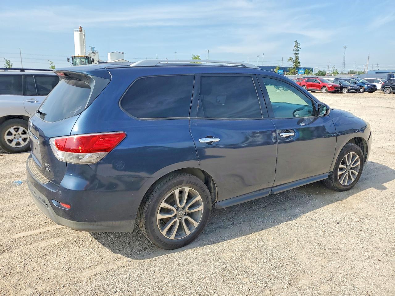 2014 Nissan Pathfinder Sv Blue vin: 5N1AR2MM5EC652519