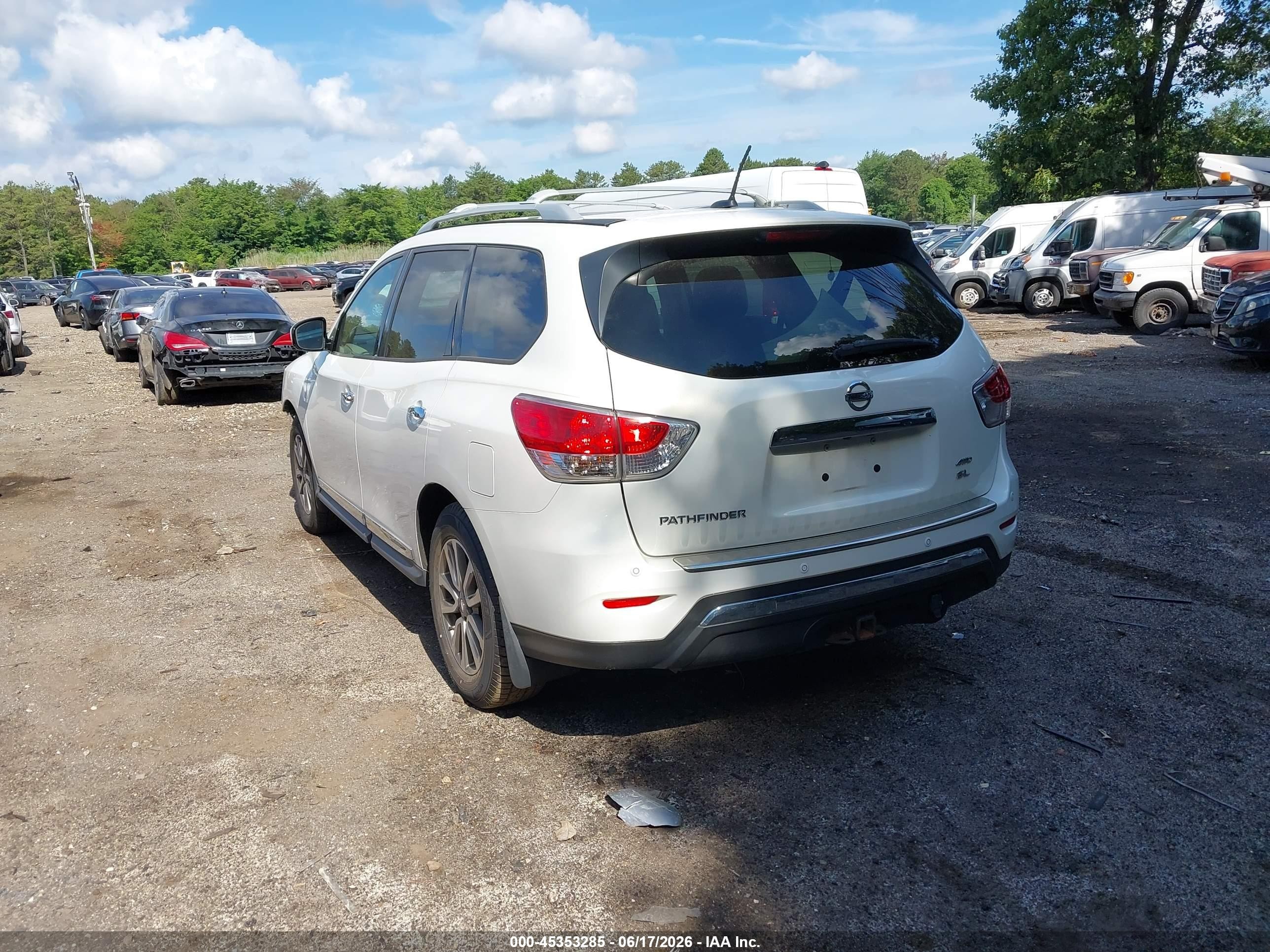 2014 Nissan Pathfinder Sl vin: 5N1AR2MM5EC690347