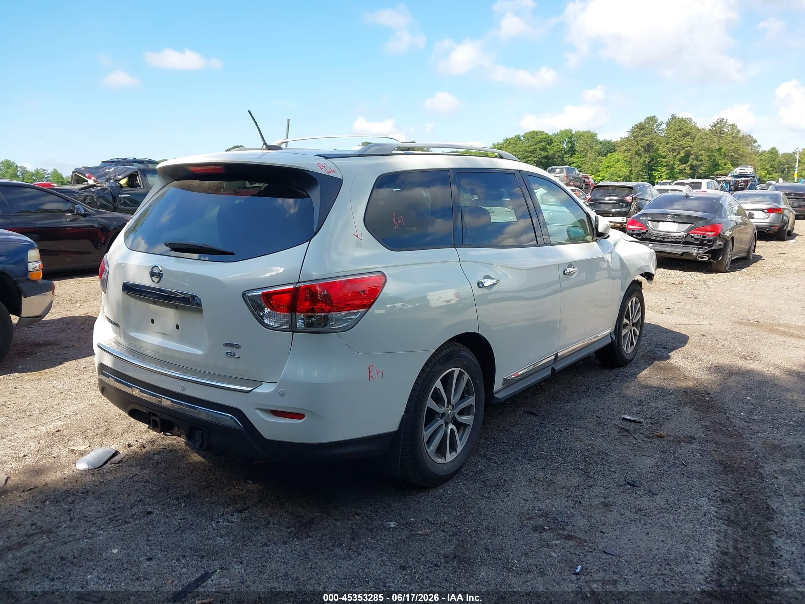 2014 Nissan Pathfinder Sl vin: 5N1AR2MM5EC690347