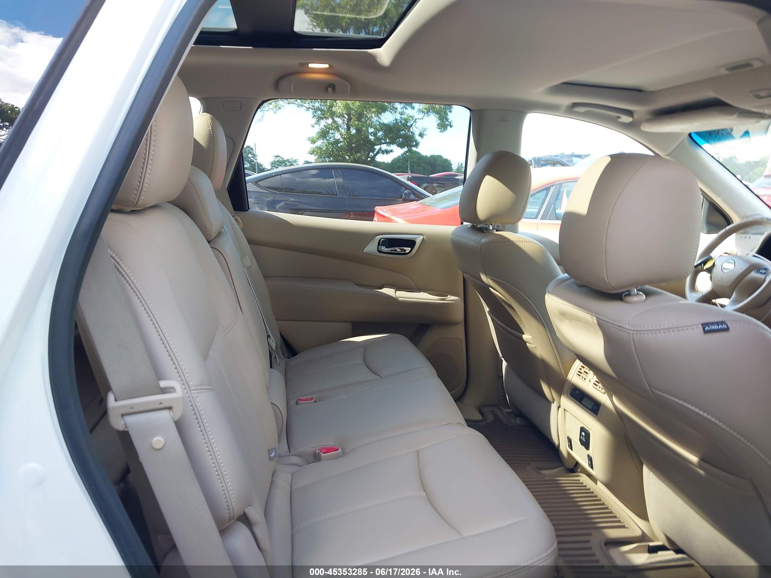 2014 Nissan Pathfinder Sl vin: 5N1AR2MM5EC690347