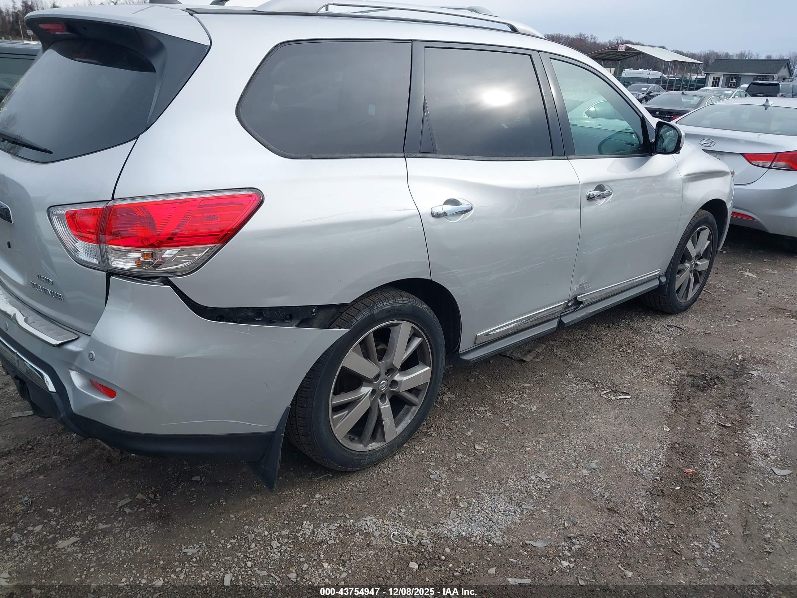 2014 Nissan Pathfinder Platinum Серебряный vin: 5N1AR2MM5EC692065