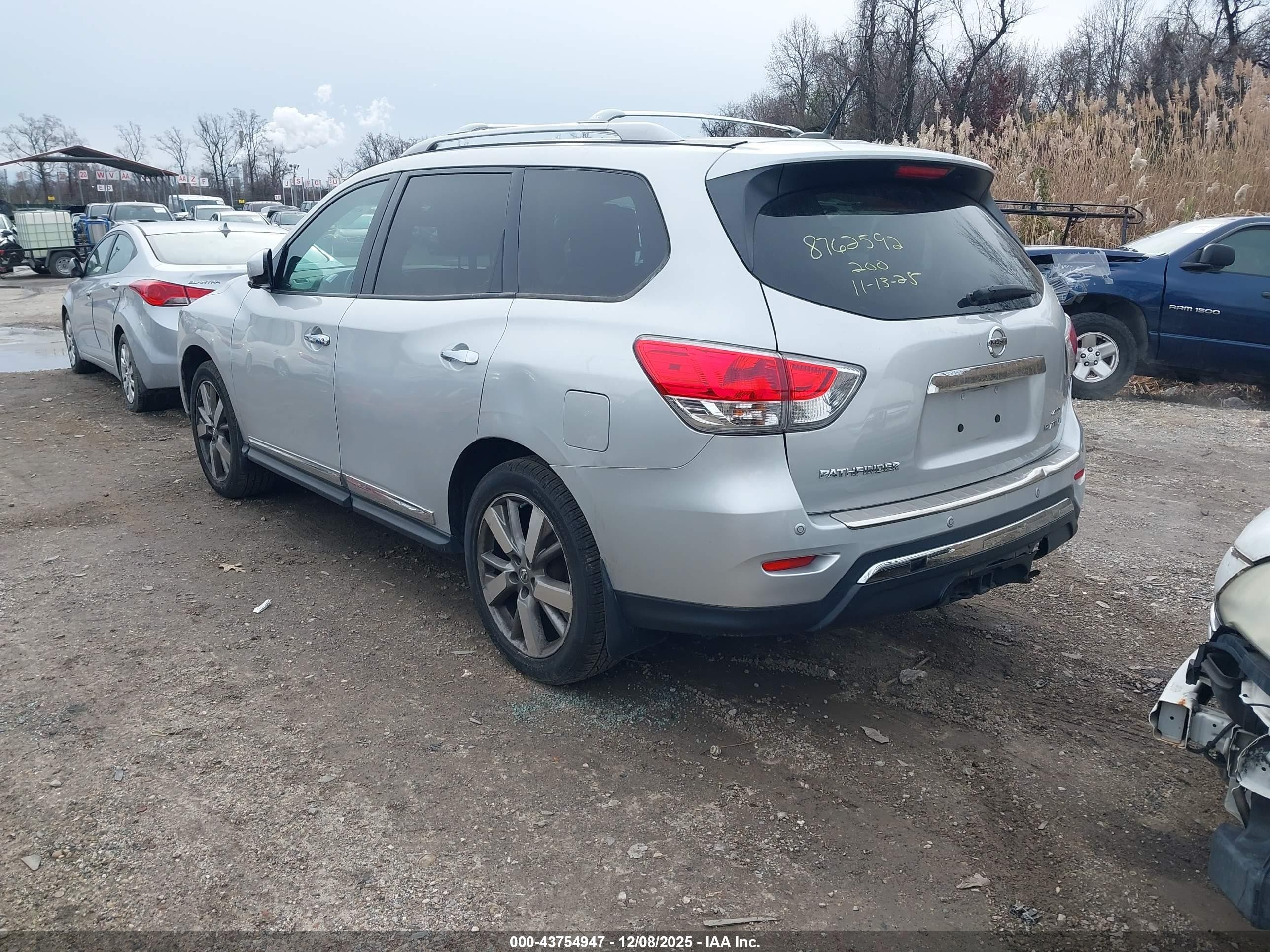 2014 Nissan Pathfinder Platinum Серебряный vin: 5N1AR2MM5EC692065