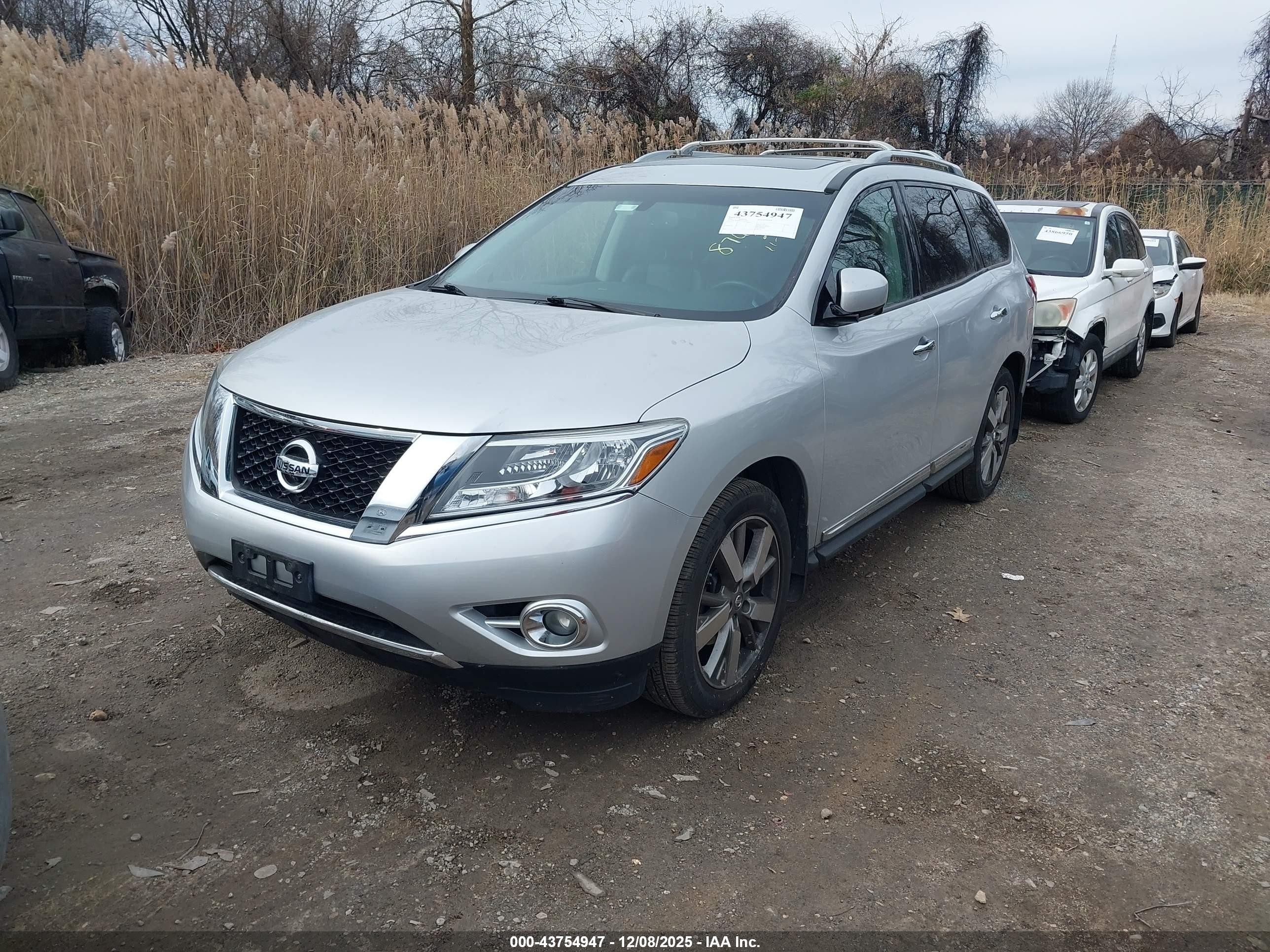 2014 Nissan Pathfinder Platinum Серебряный vin: 5N1AR2MM5EC692065