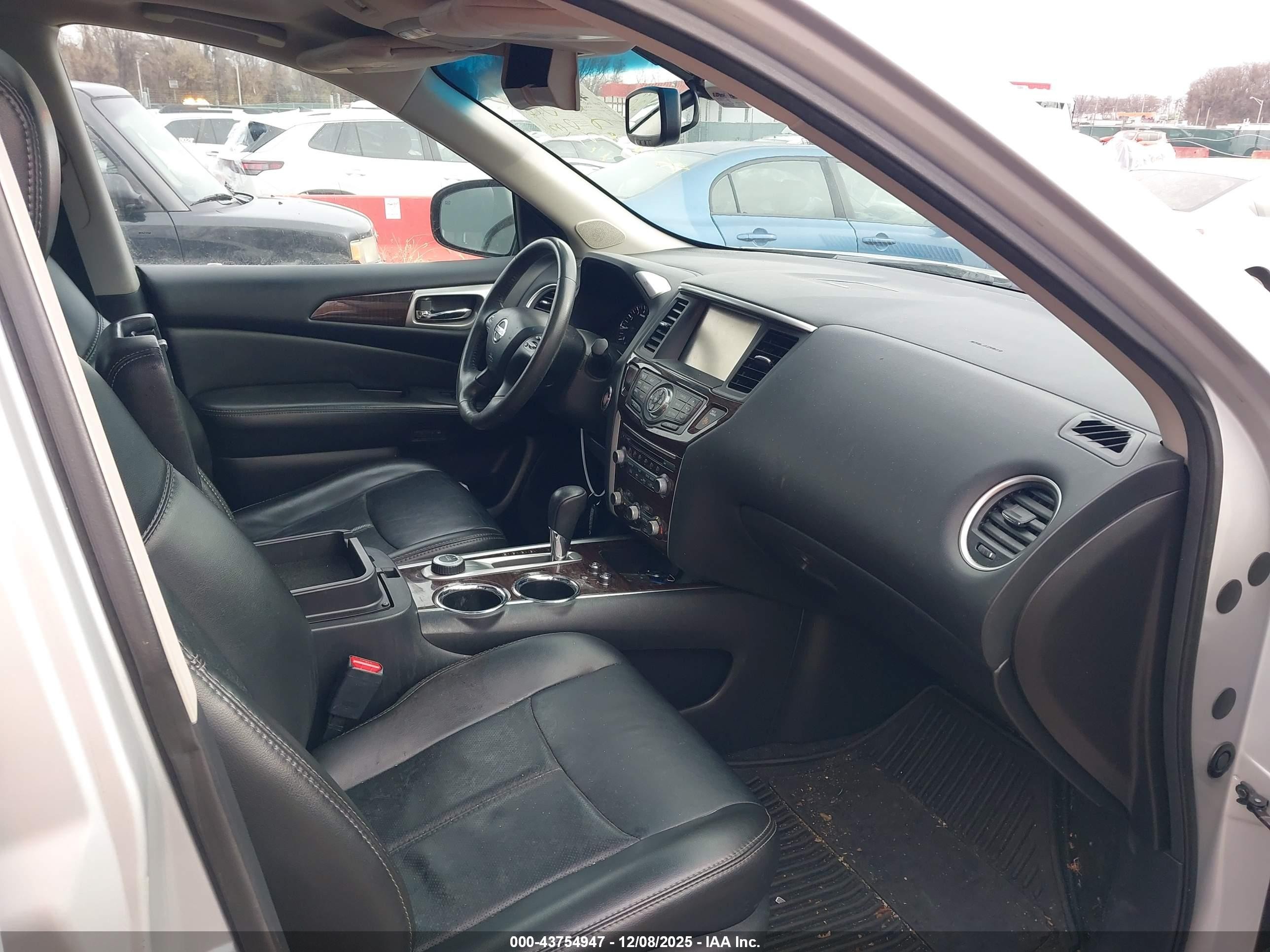 2014 Nissan Pathfinder Platinum Серебряный vin: 5N1AR2MM5EC692065