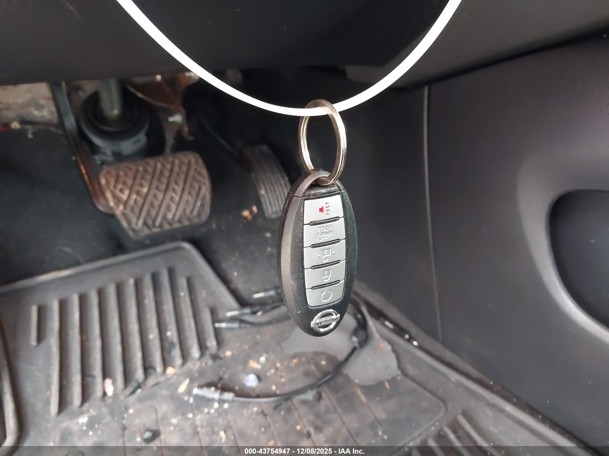 2014 Nissan Pathfinder Platinum Серебряный vin: 5N1AR2MM5EC692065