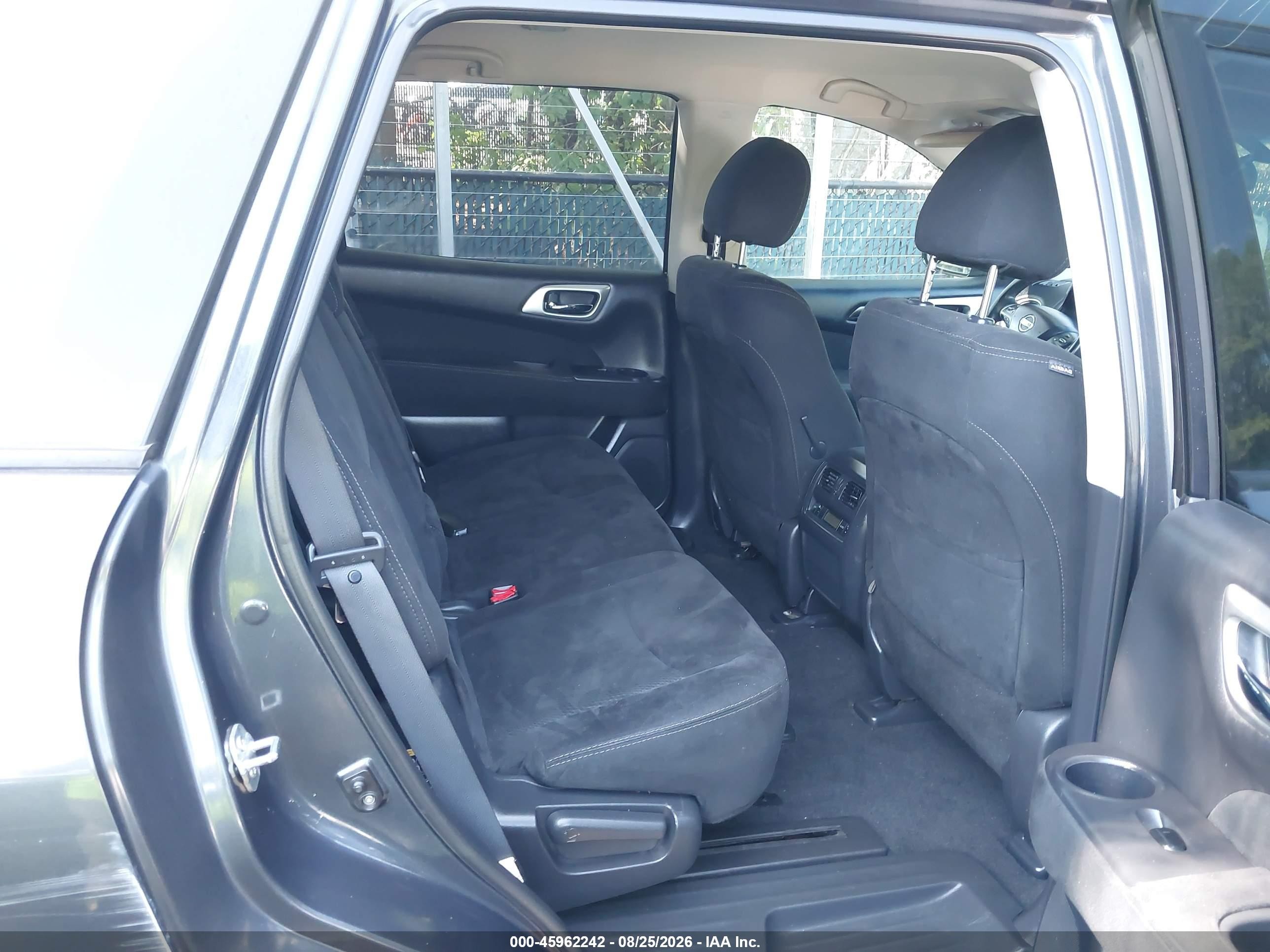 2014 Nissan Pathfinder Sv Gray vin: 5N1AR2MM5EC694852