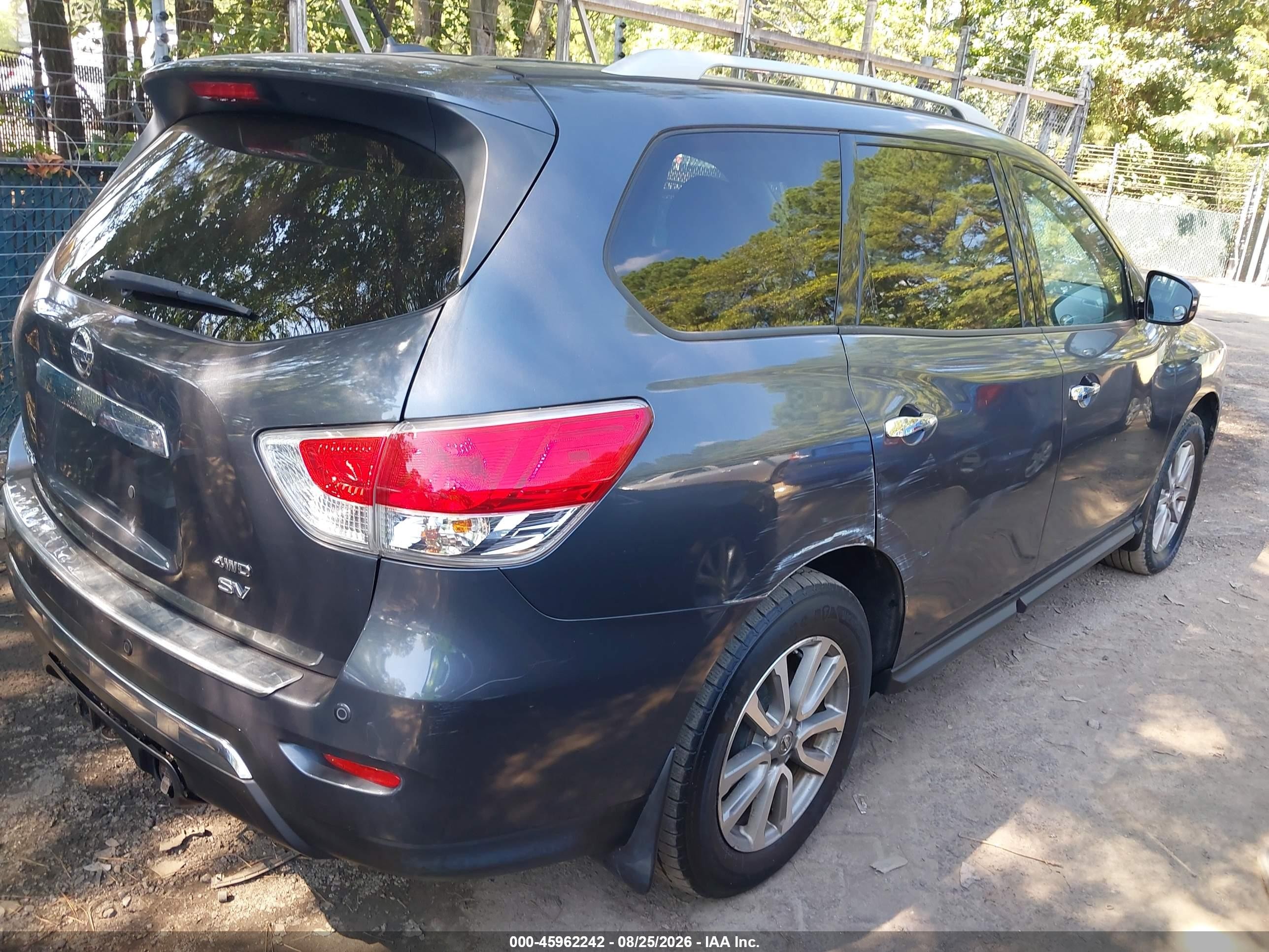 2014 Nissan Pathfinder Sv Gray vin: 5N1AR2MM5EC694852