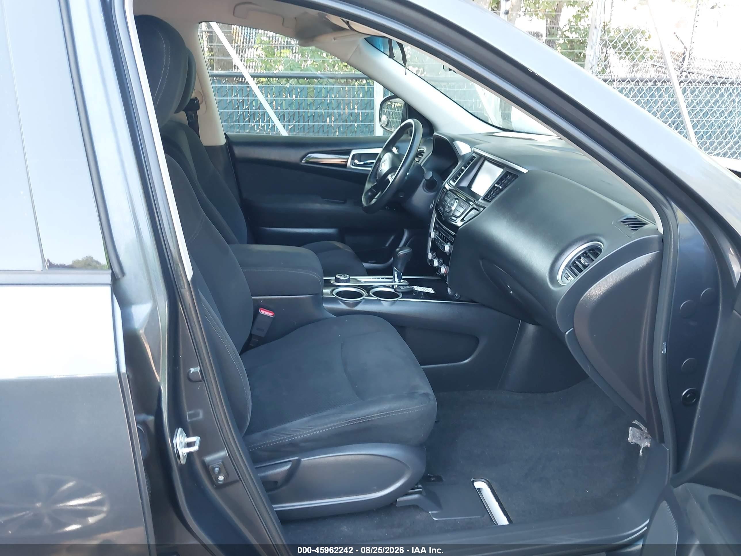 2014 Nissan Pathfinder Sv Gray vin: 5N1AR2MM5EC694852